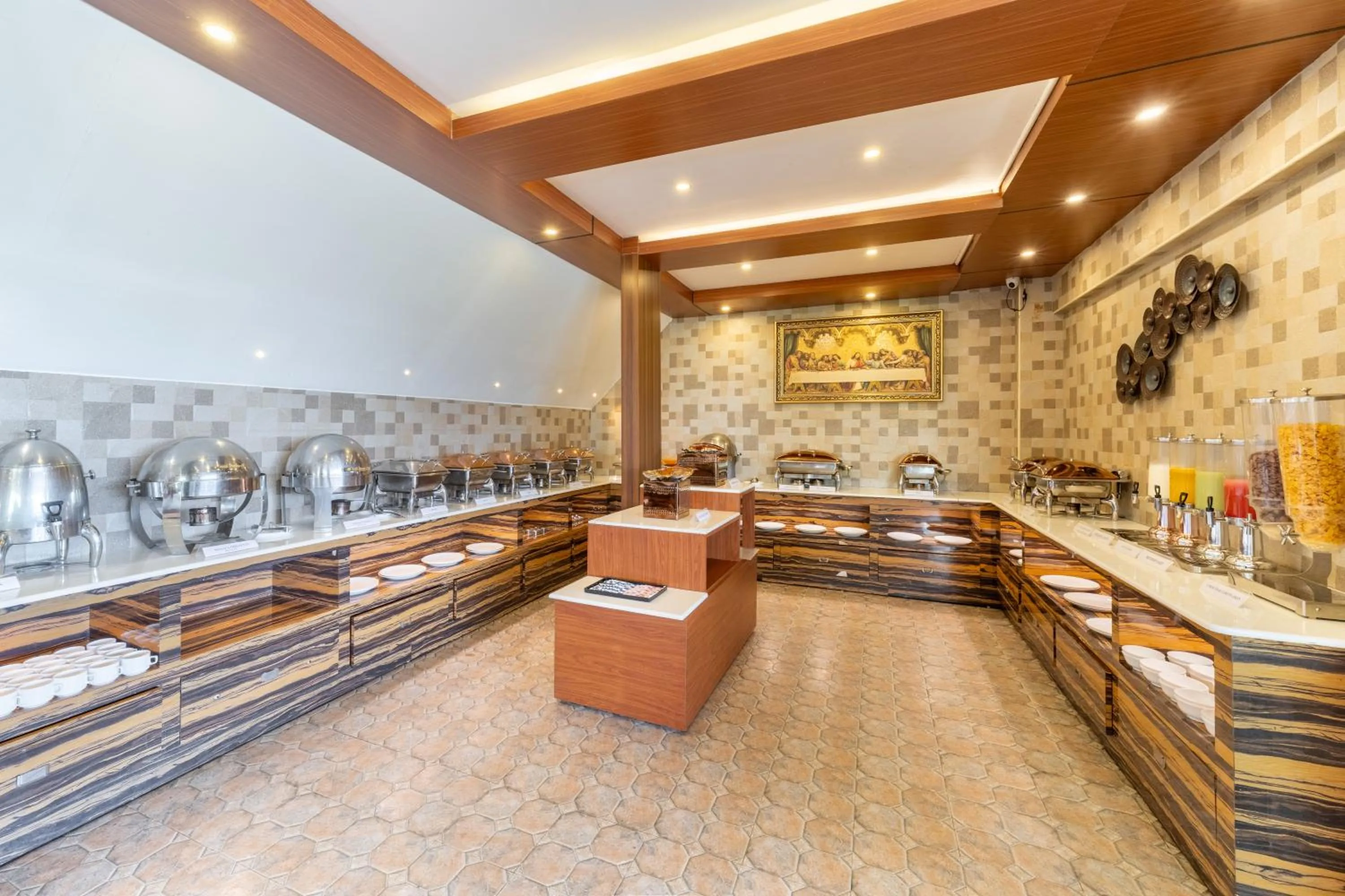 Crown Valley Thekkady