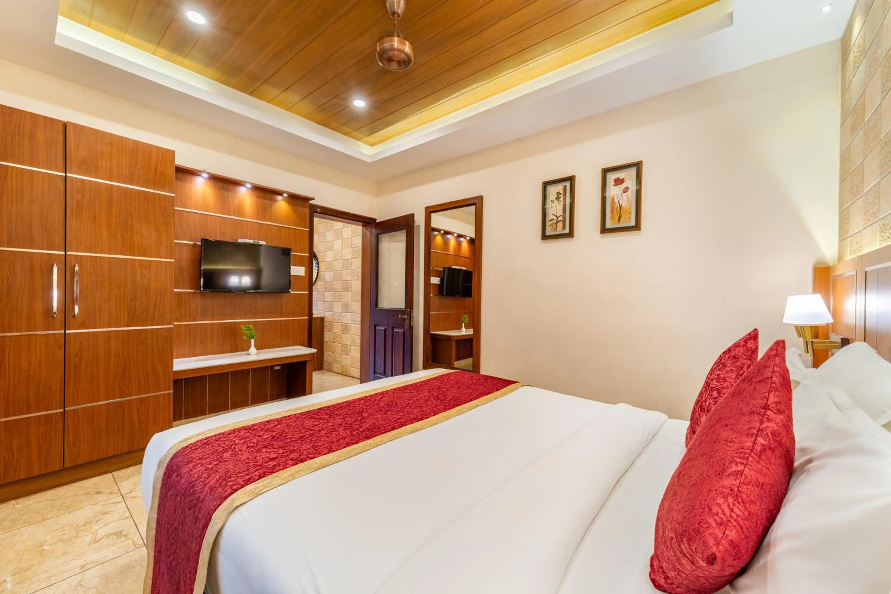 Bed in Crown Valley Thekkady