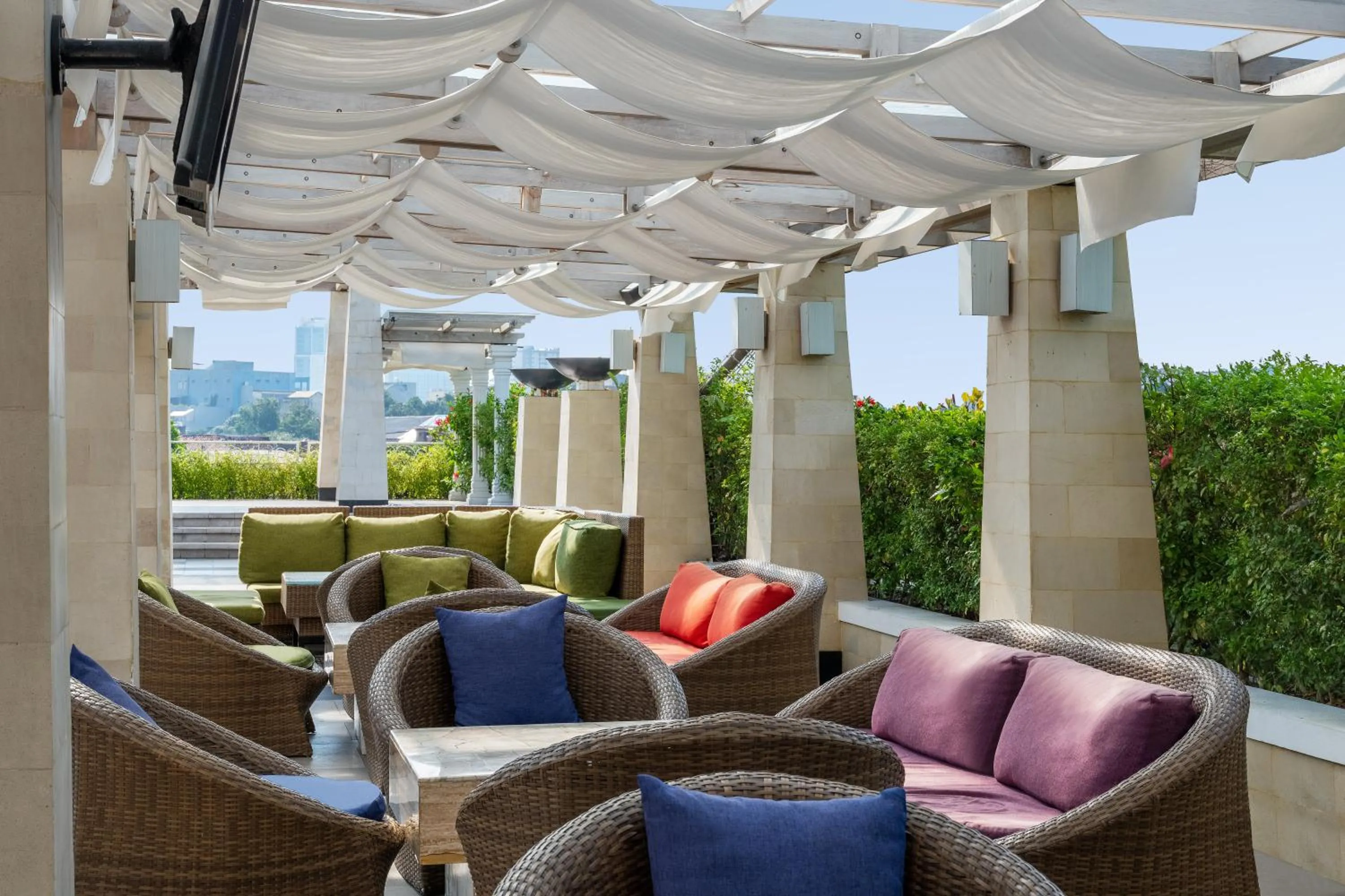 Restaurant/places to eat in The Papandayan