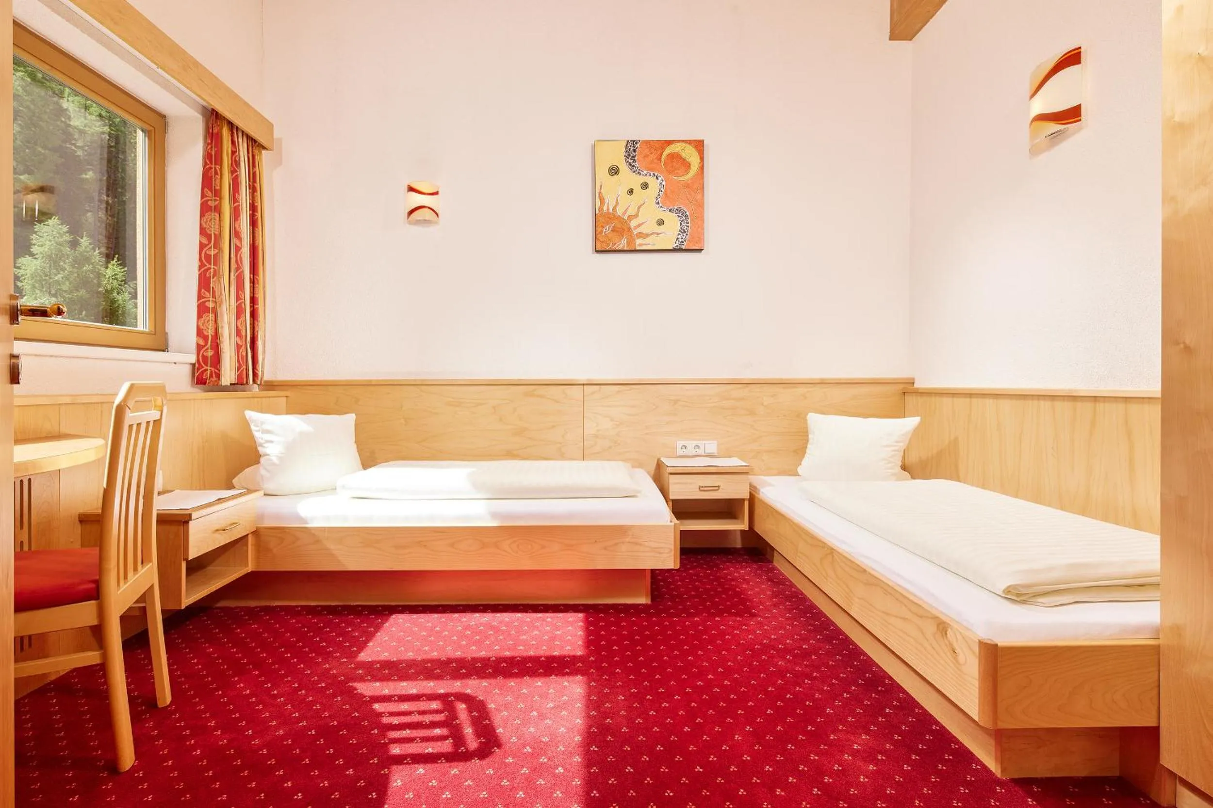 Photo of the whole room, Bed in Hotel Sunny Sölden