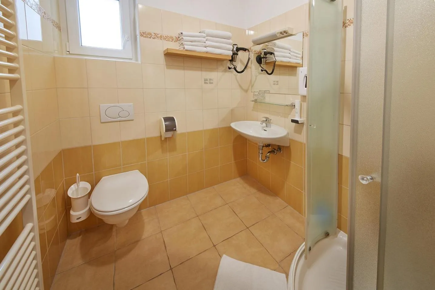 Shower in Rute Hotel and Apartments