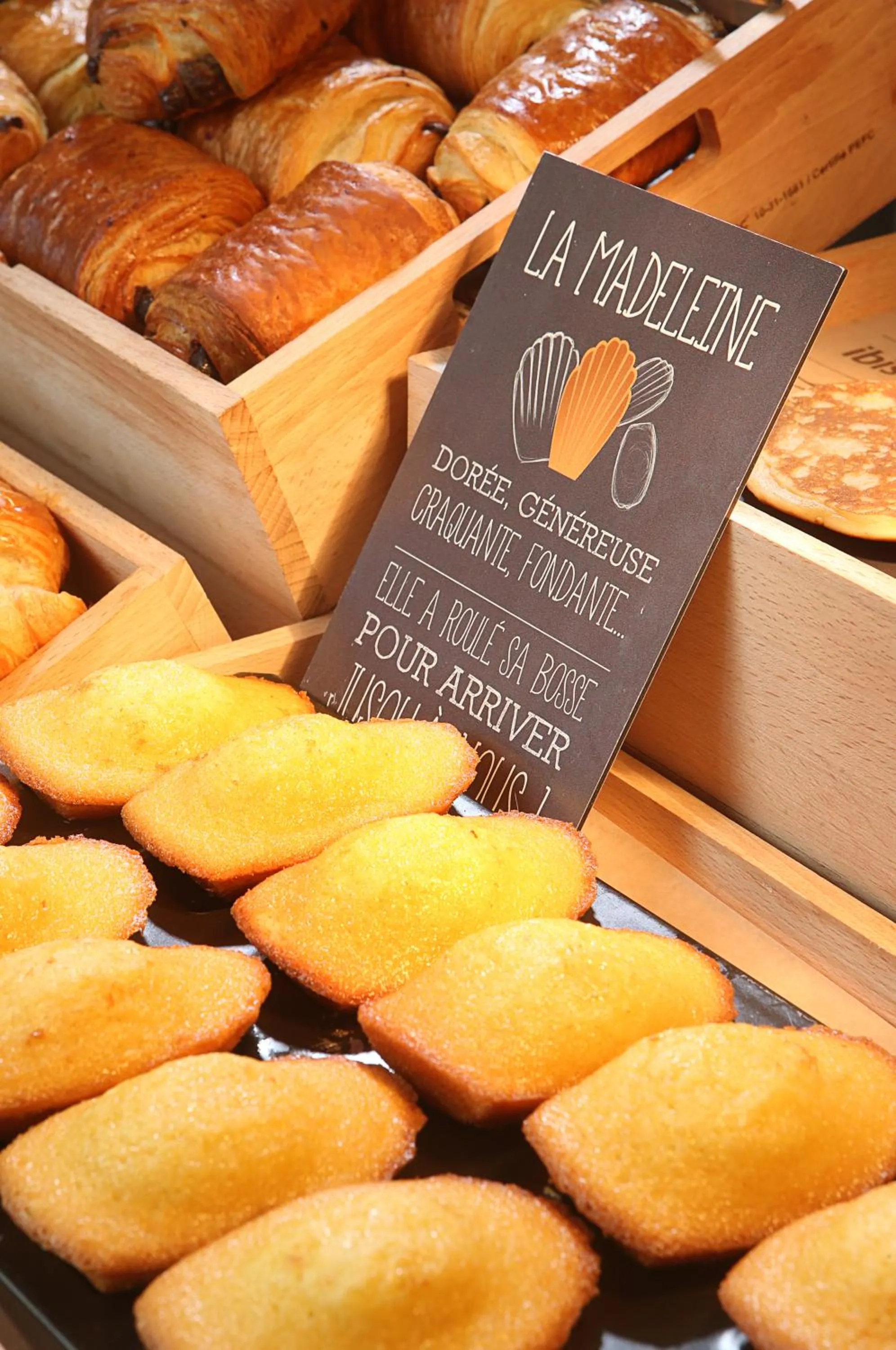 Buffet breakfast in ibis Auxerre Sud