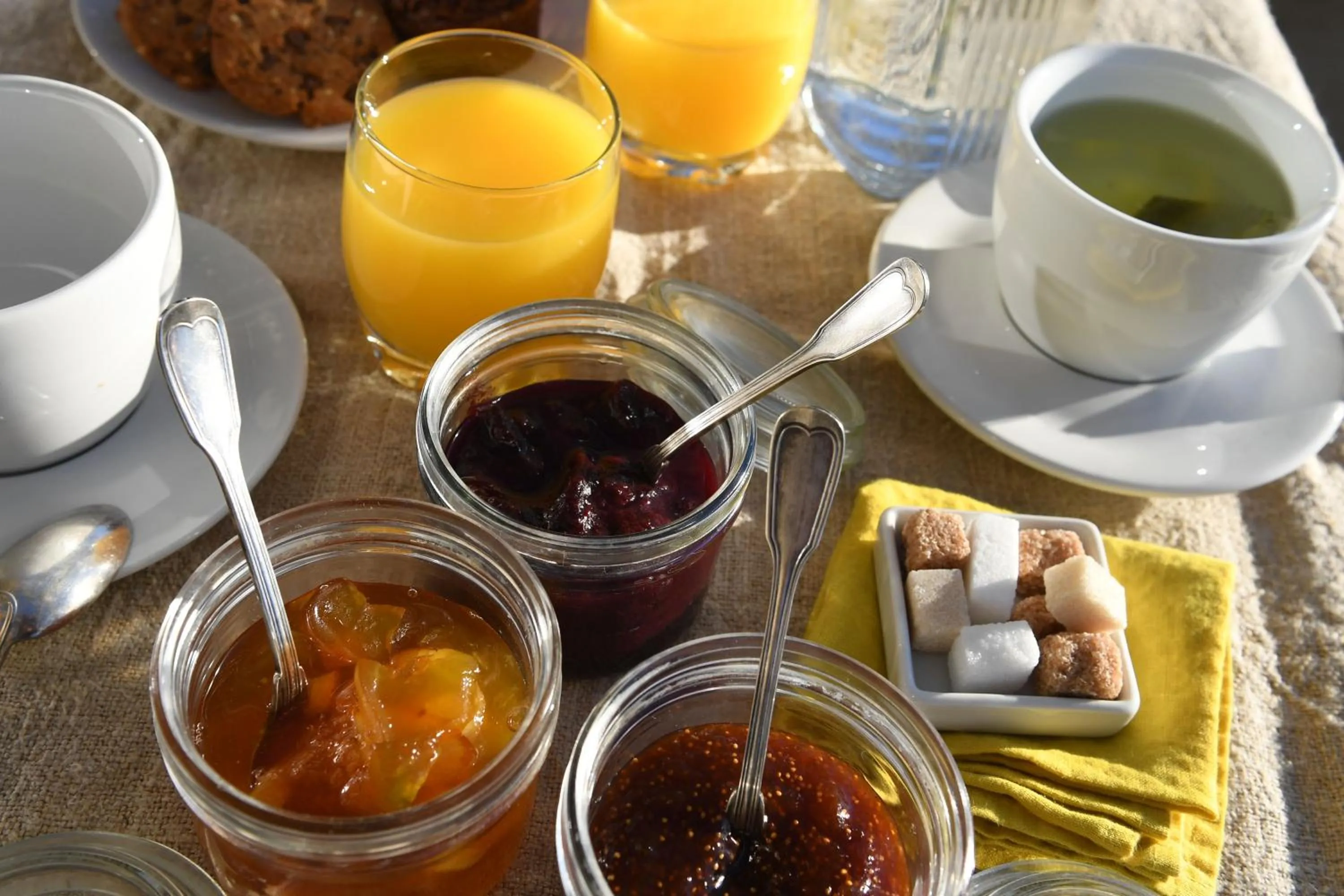 Continental breakfast in La Maison De Bécaras