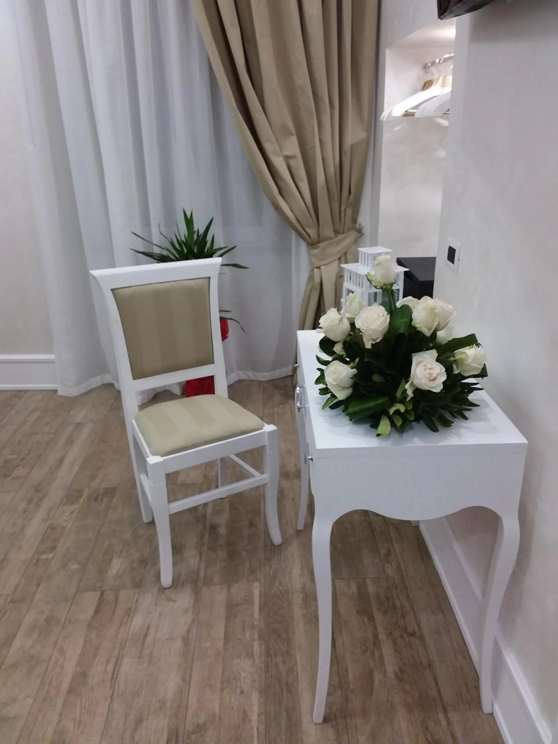 Photo of the whole room in I Fiumi Di Navona