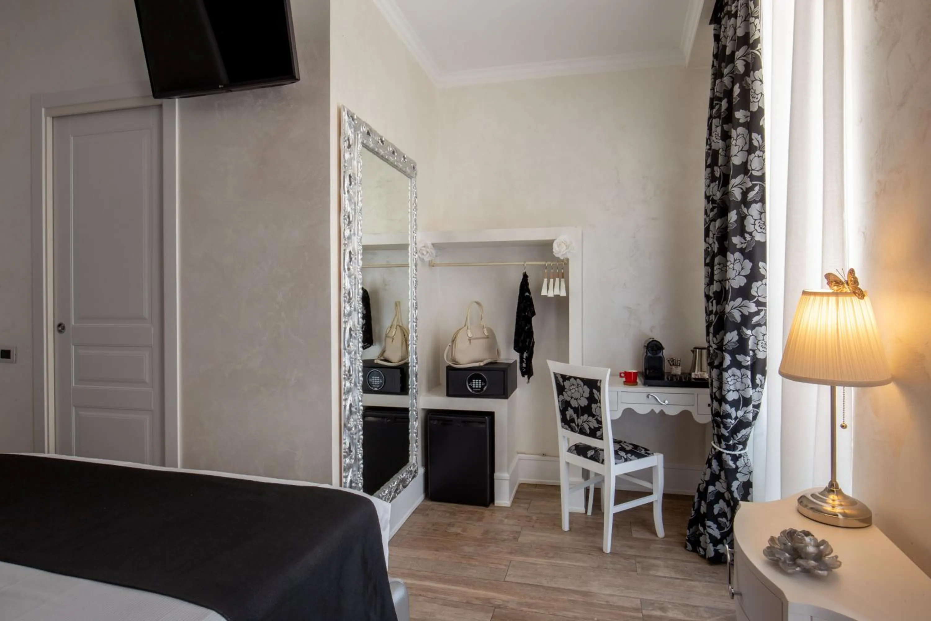 TV and multimedia, Bed in I Fiumi Di Navona