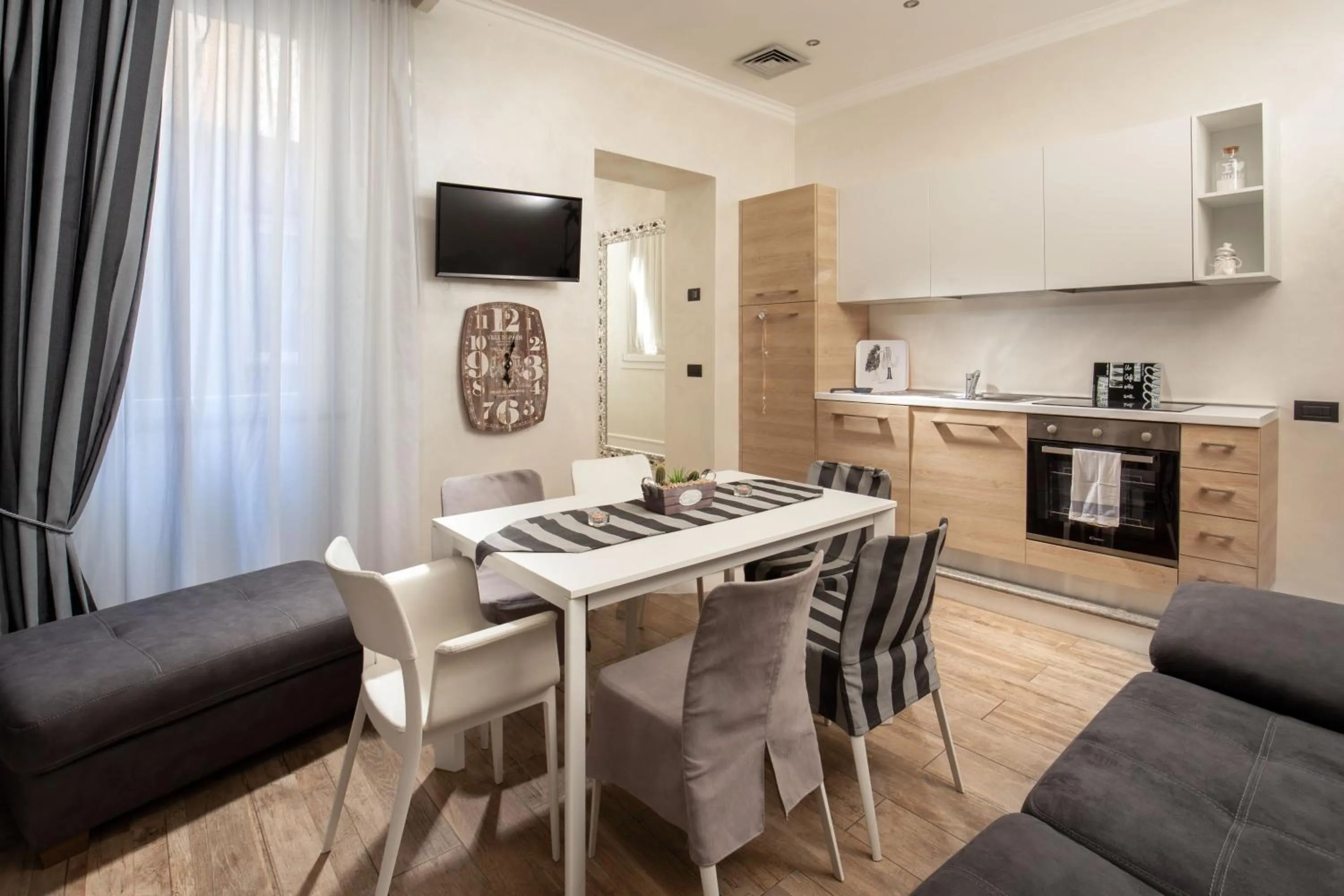 TV and multimedia in I Fiumi Di Navona