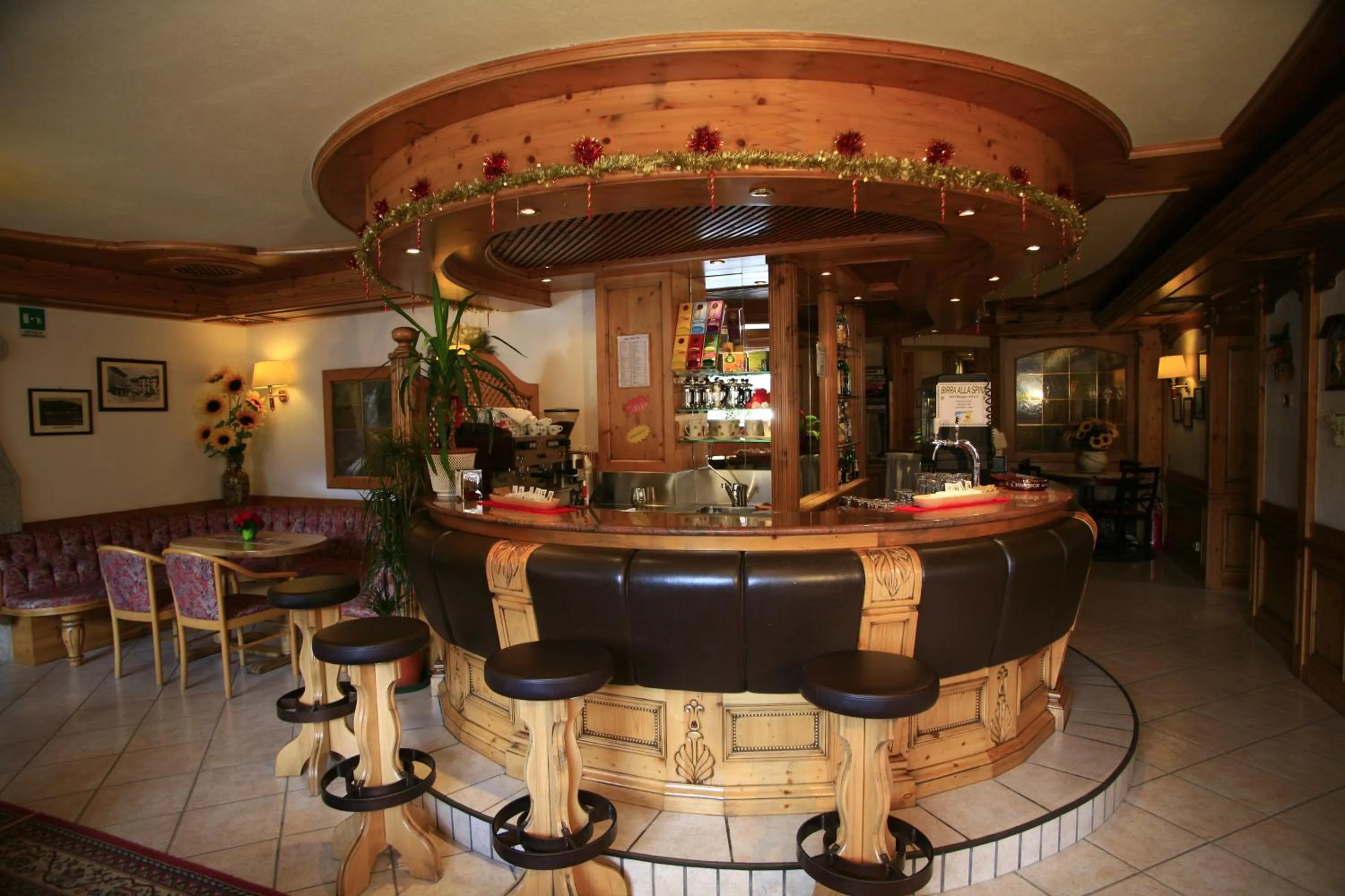 Lounge or bar in Alpen Hotel Vidi
