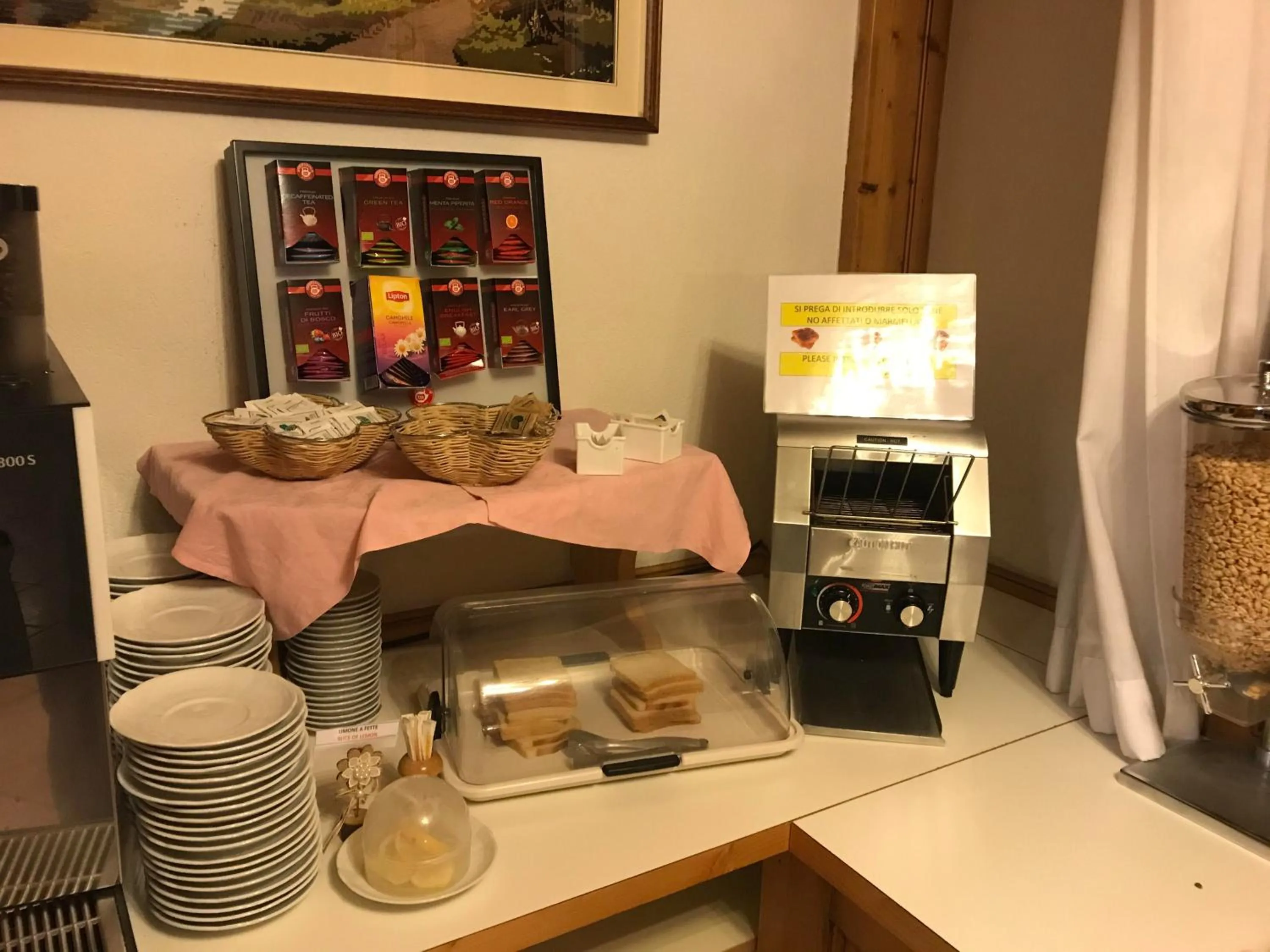 Breakfast in Alpen Hotel Vidi