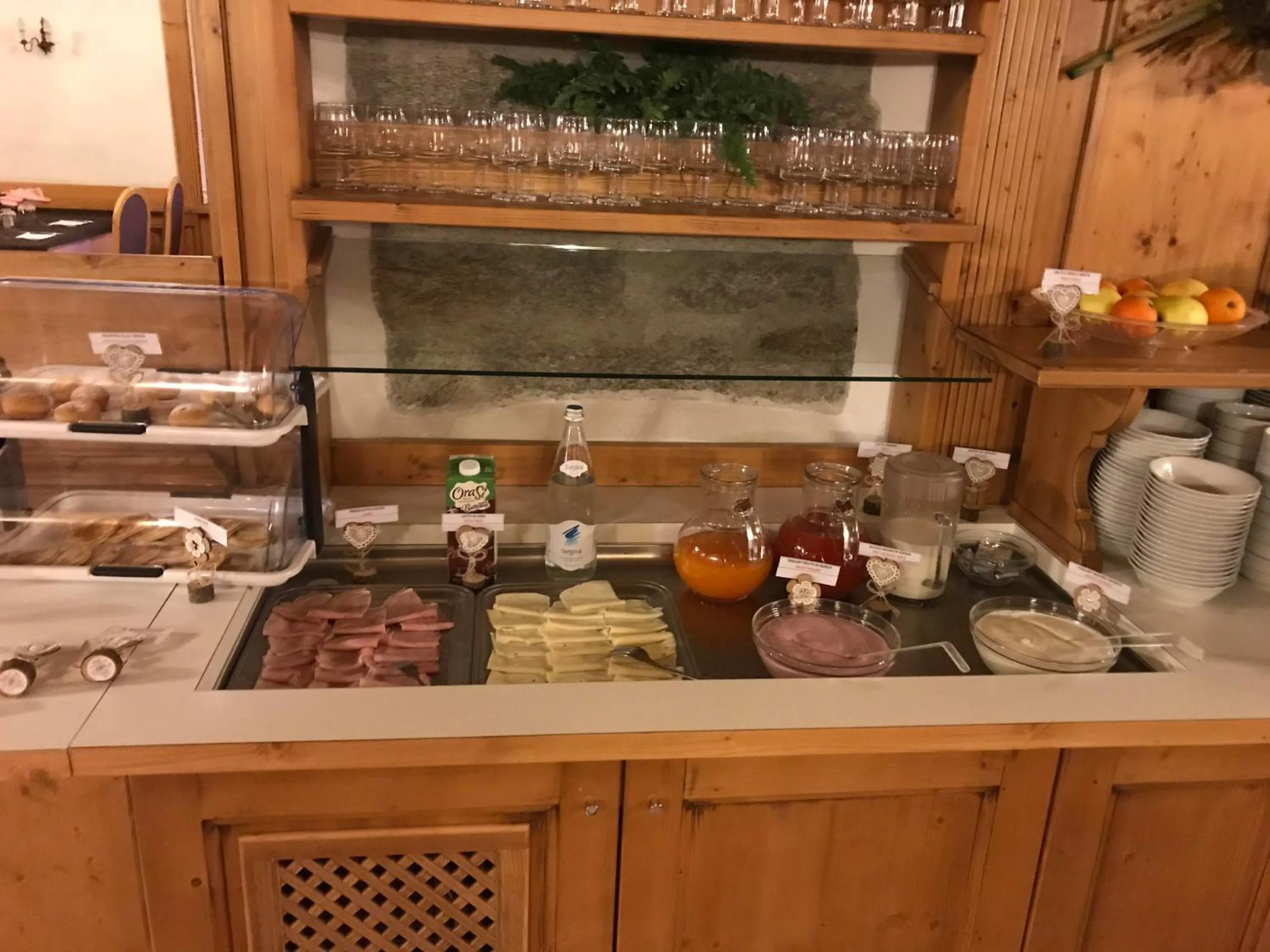 Breakfast in Alpen Hotel Vidi