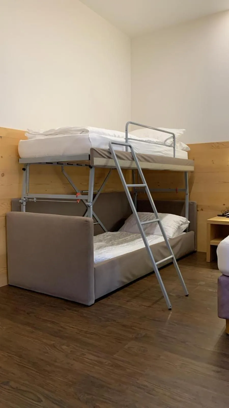 Bed in Alpen Hotel Vidi