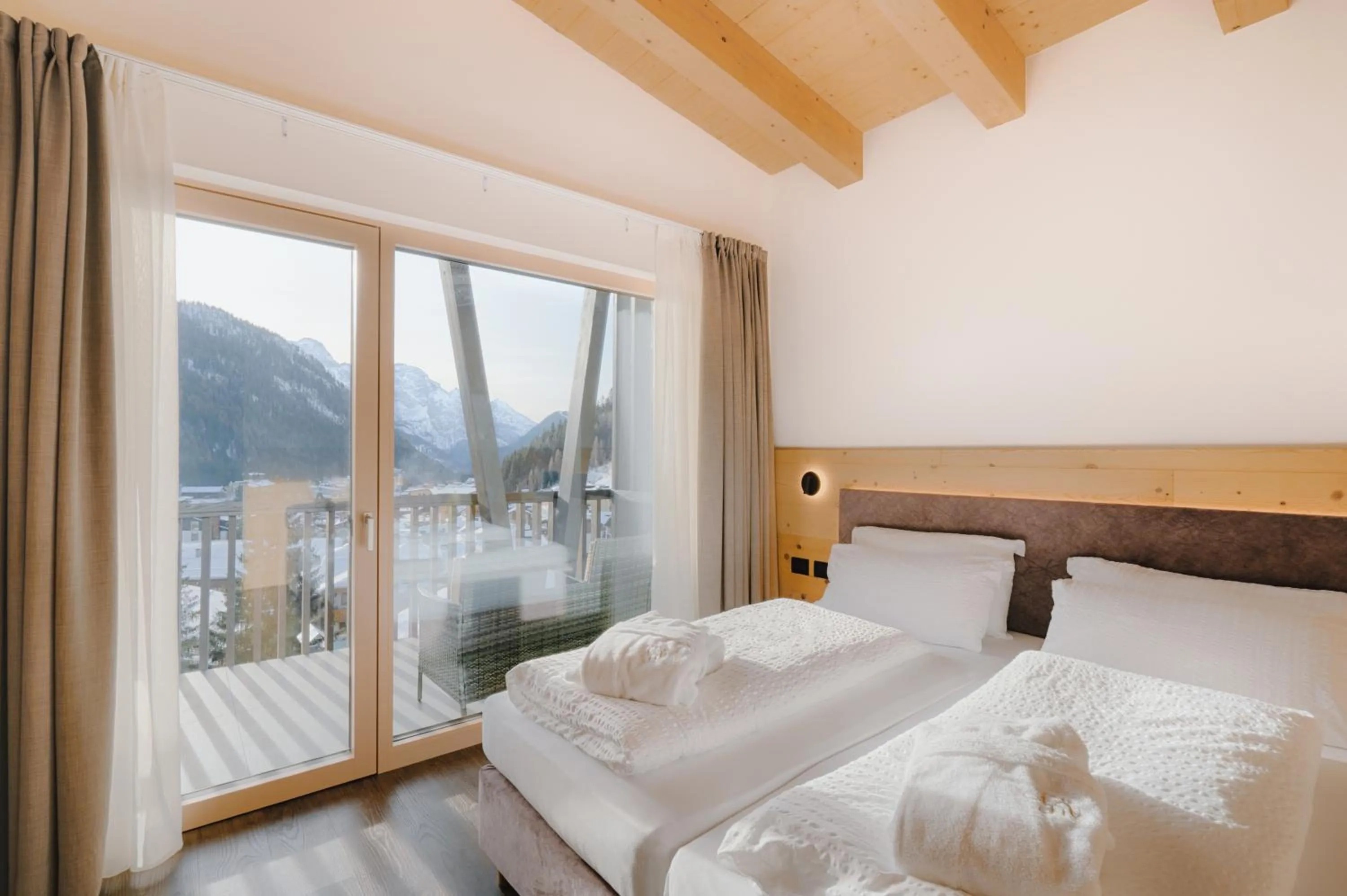 Bedroom, Bed in Alpen Hotel Vidi