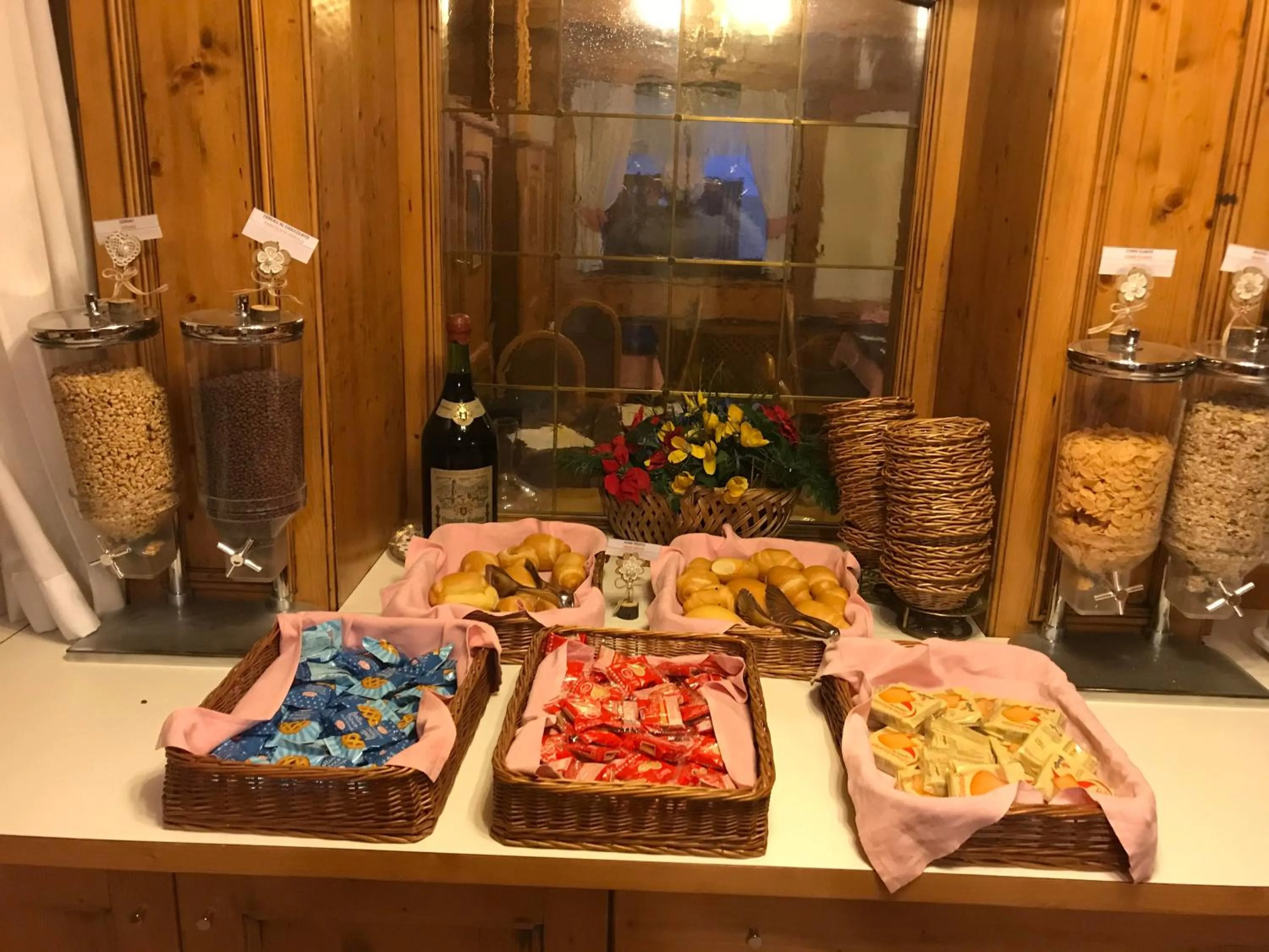 Breakfast in Alpen Hotel Vidi