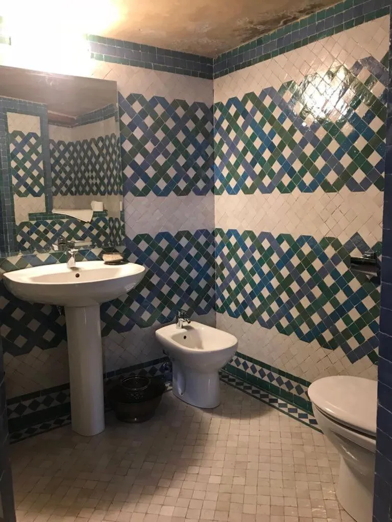 Bathroom in Riad jasmins & Spa
