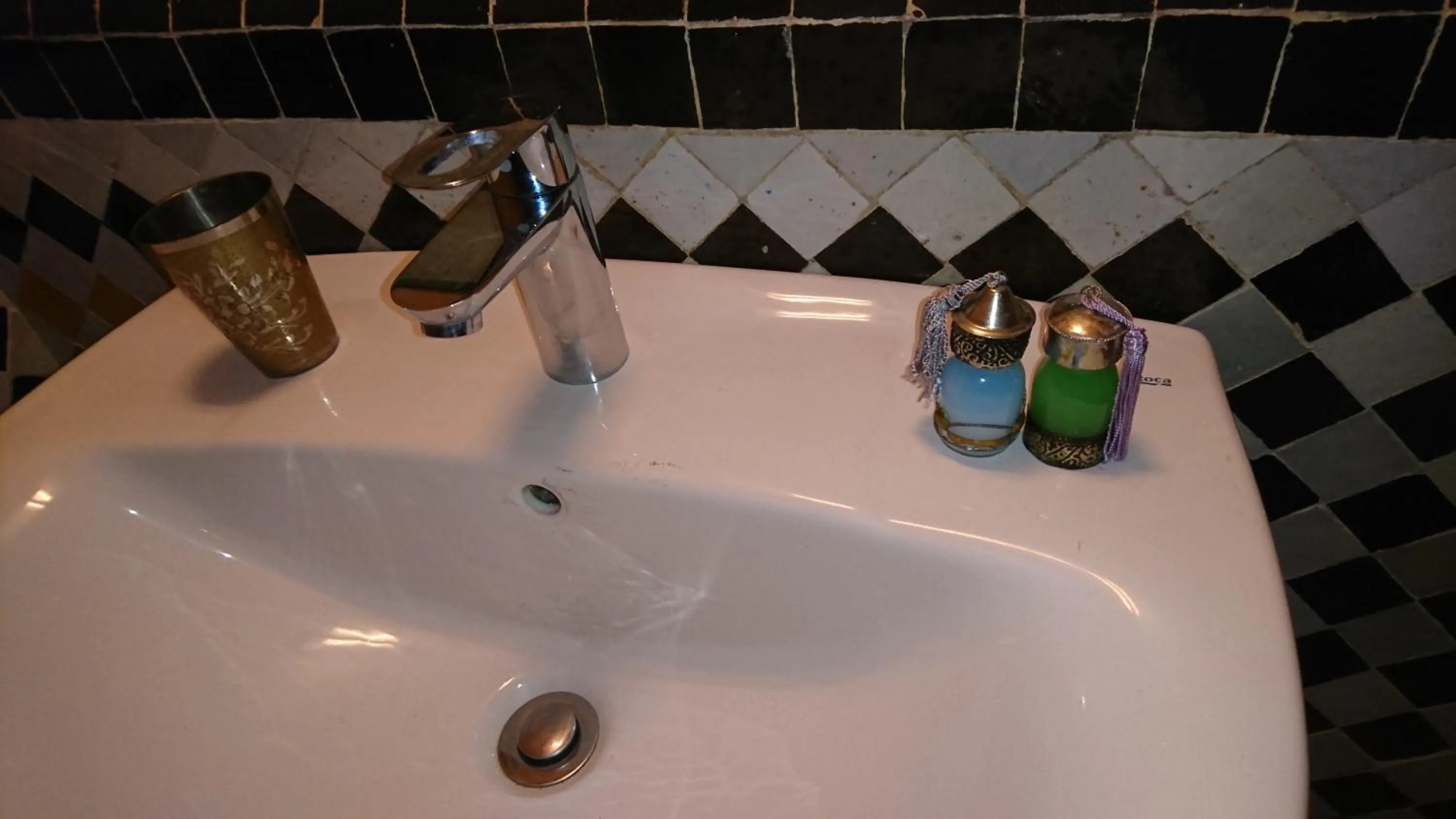 Bathroom in Riad jasmins & Spa