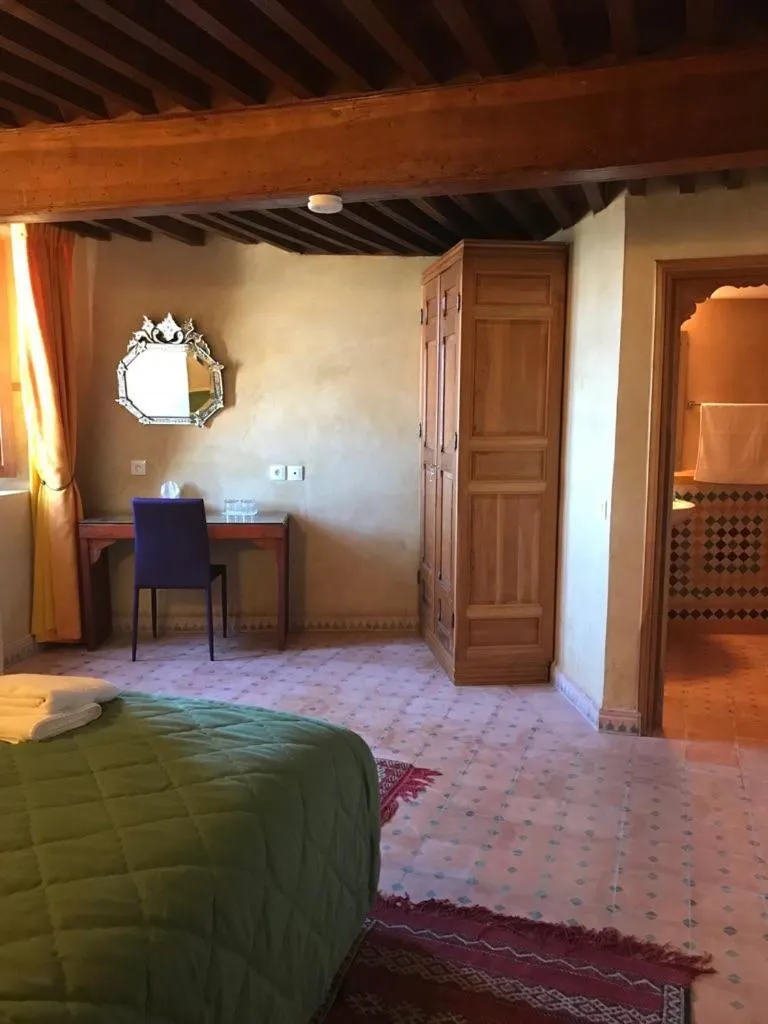 Staff, Bed in Riad jasmins & Spa