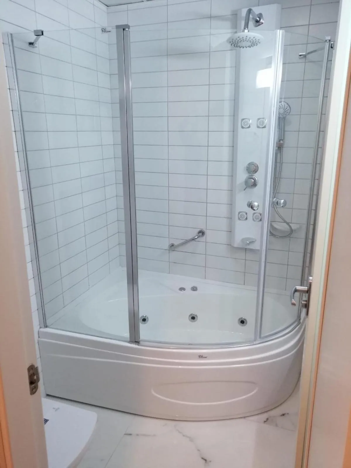 Hot Tub in Hotel Edirne Palace