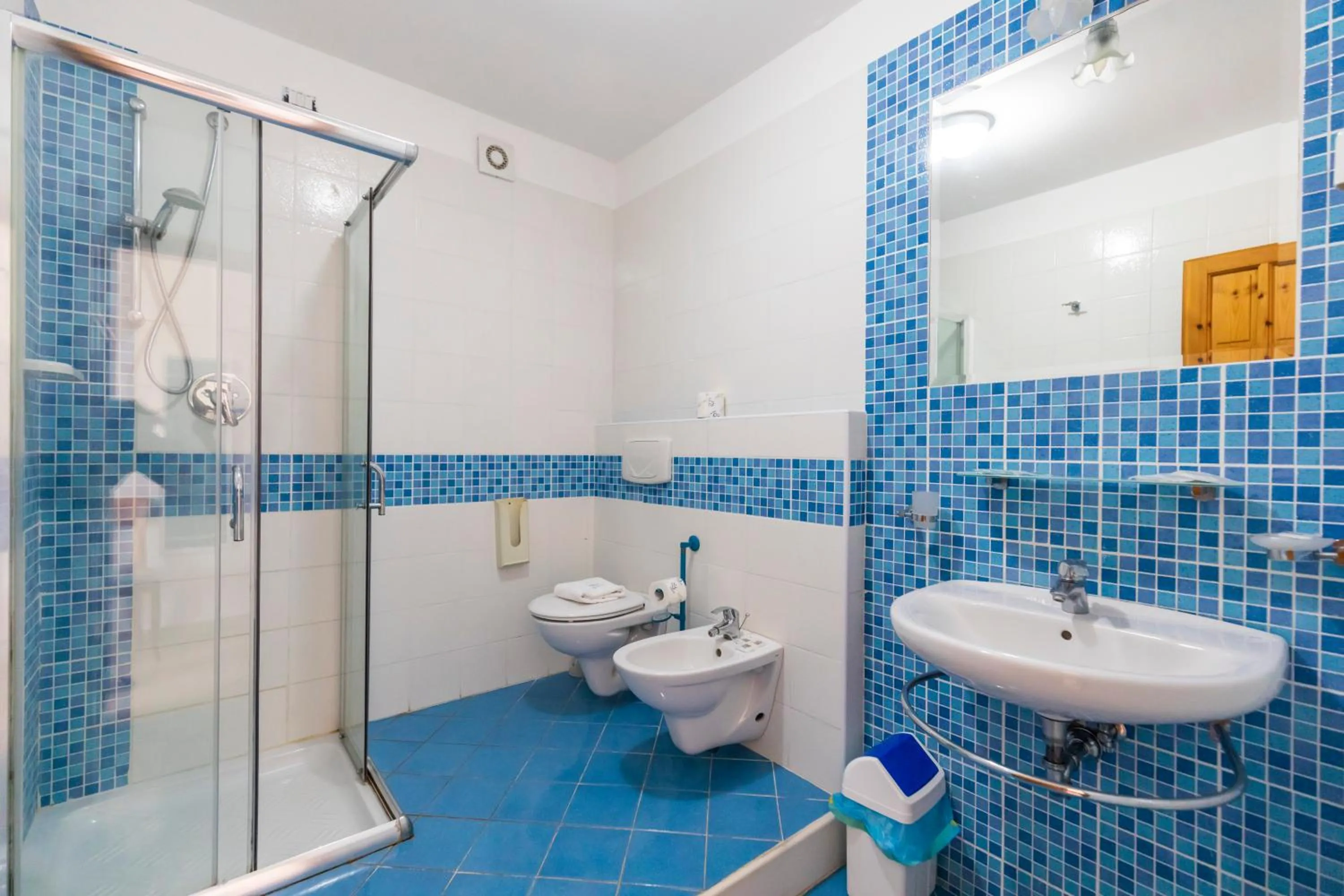 Bathroom in Hotel Calabrisella