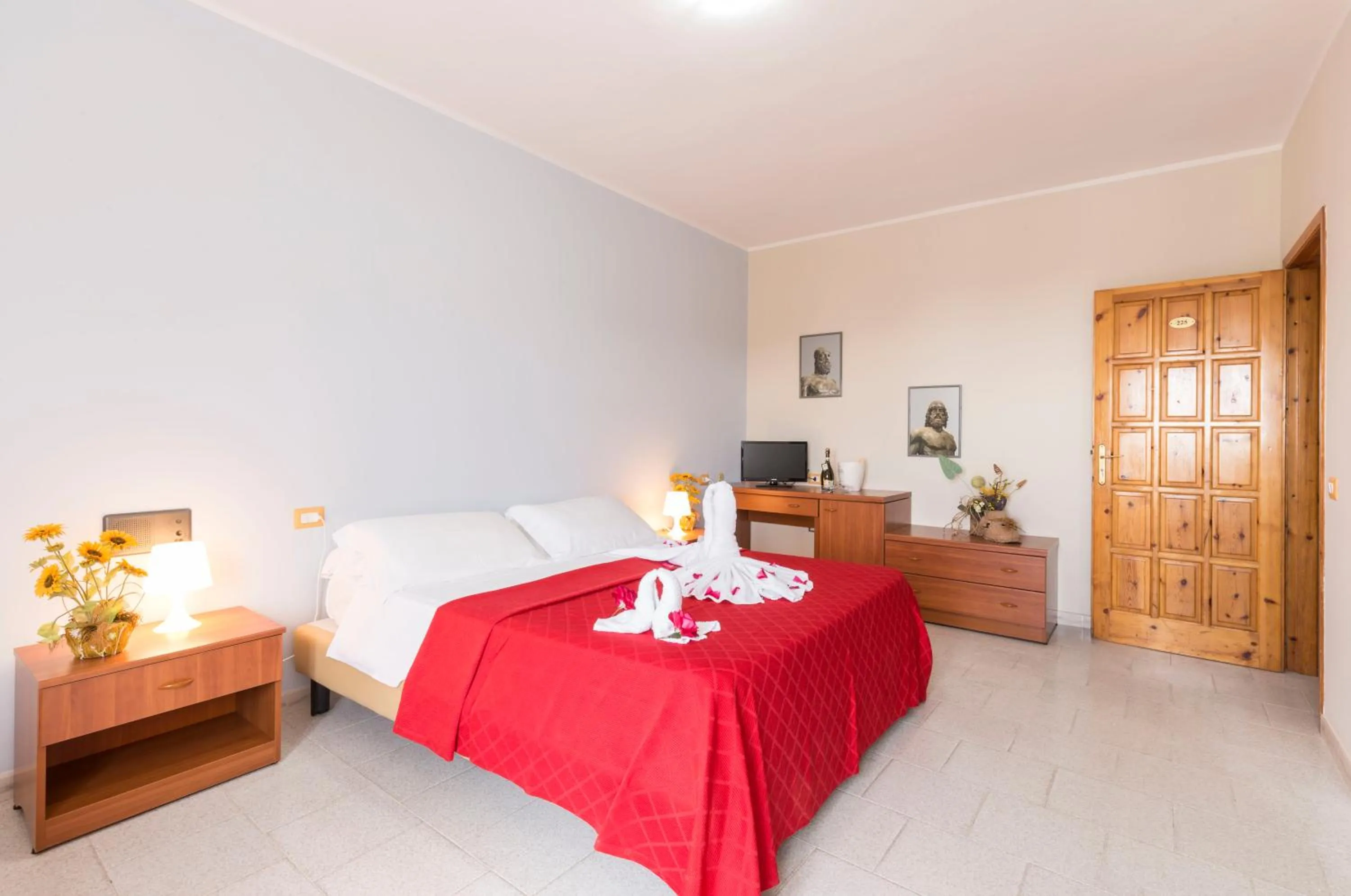 Bedroom, Bed in Hotel Calabrisella