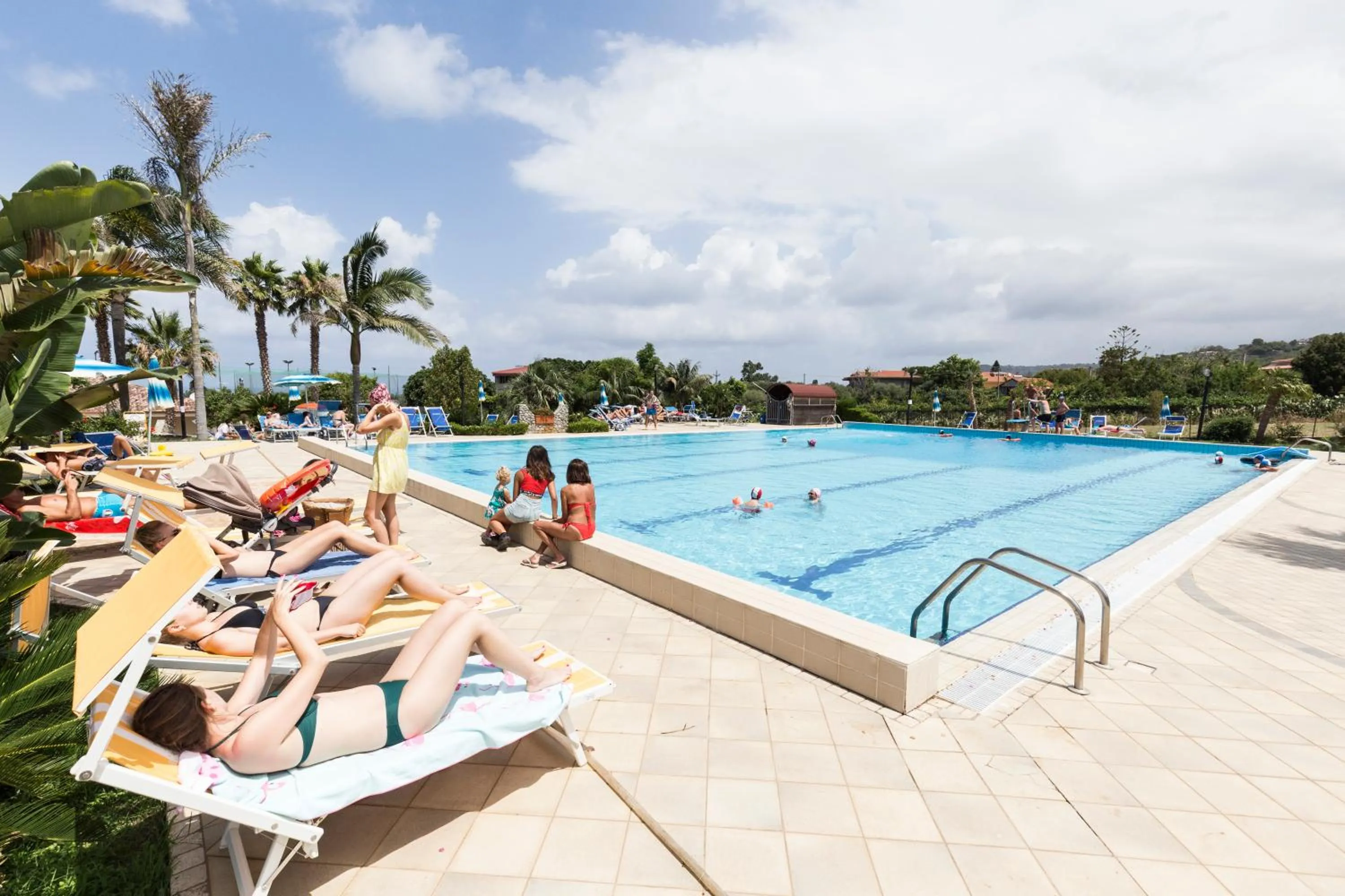 Swimming pool in Hotel Calabrisella