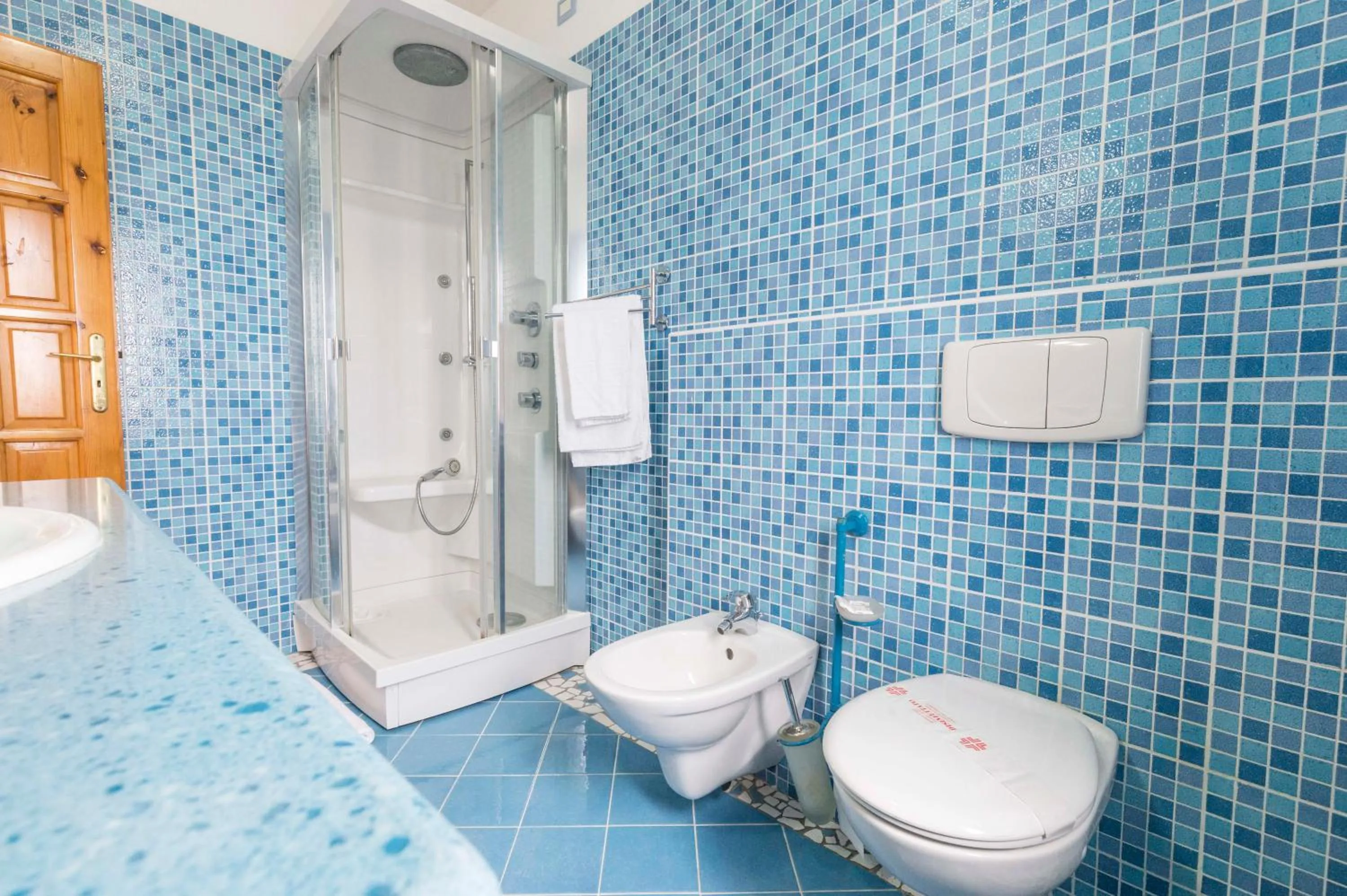 Bathroom in Hotel Calabrisella