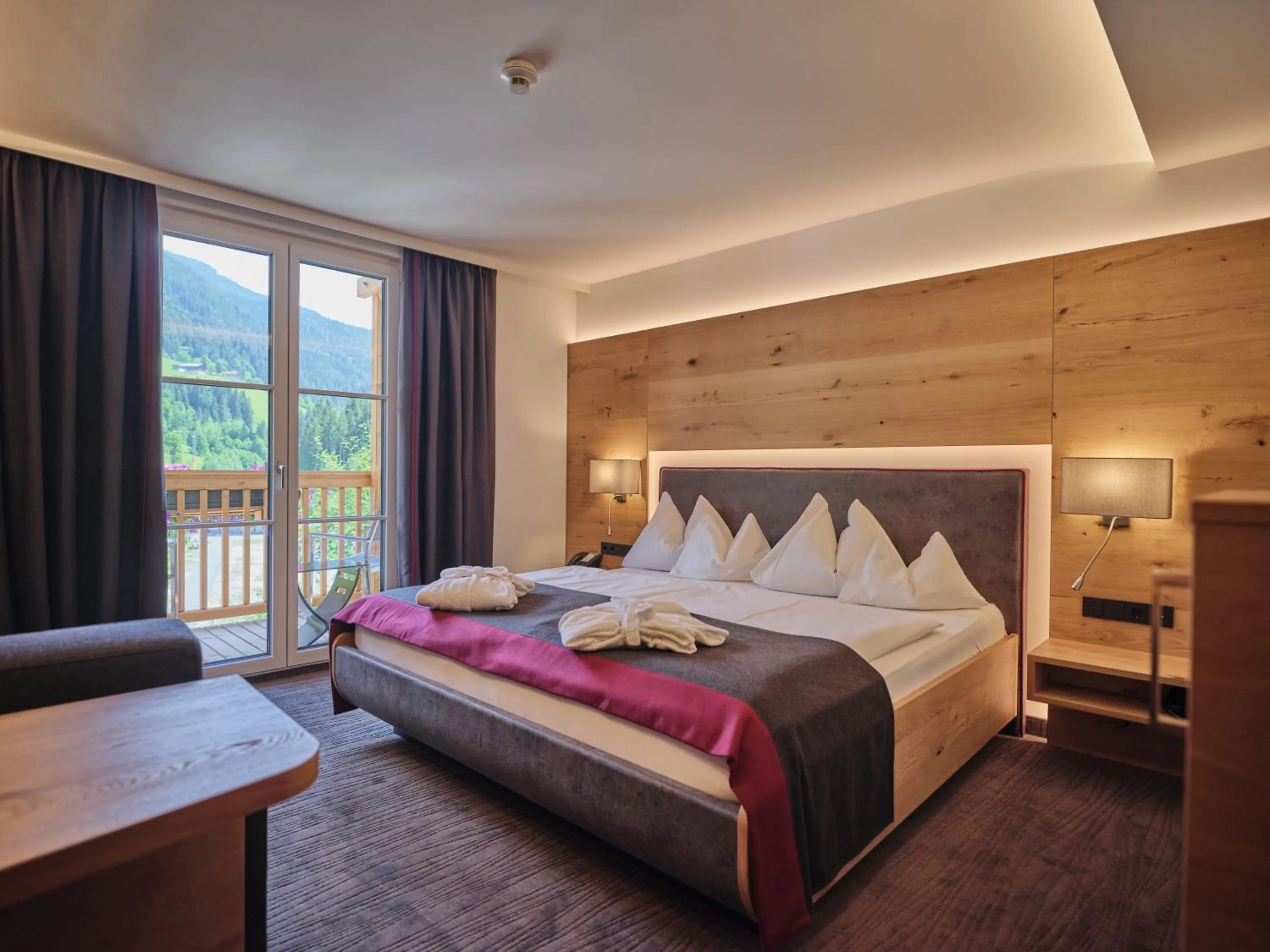 Photo of the whole room, Bed in Sporthotel Wagrain