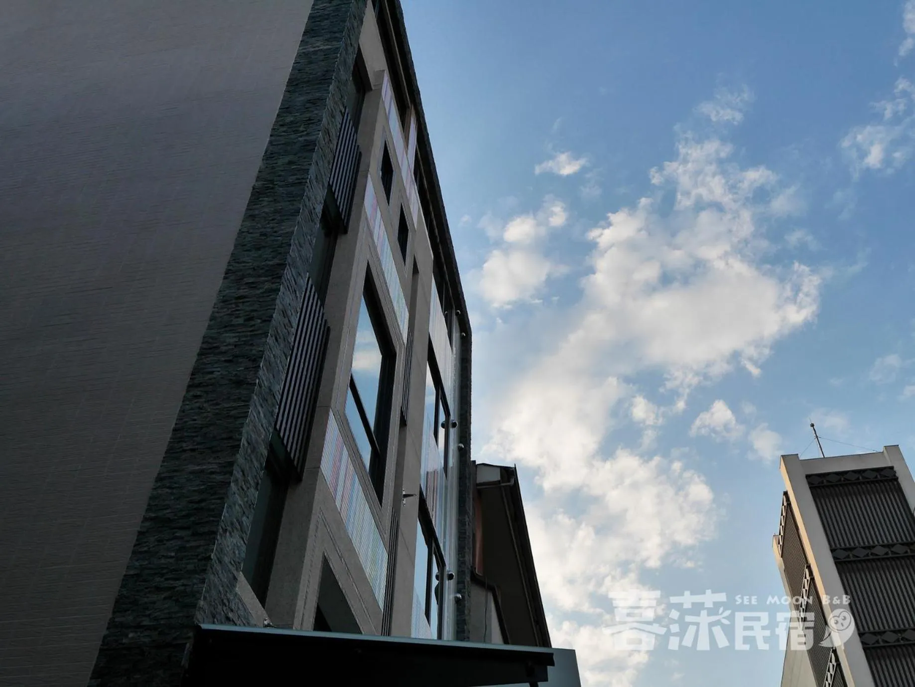 Facade/entrance in See Moon Homestay