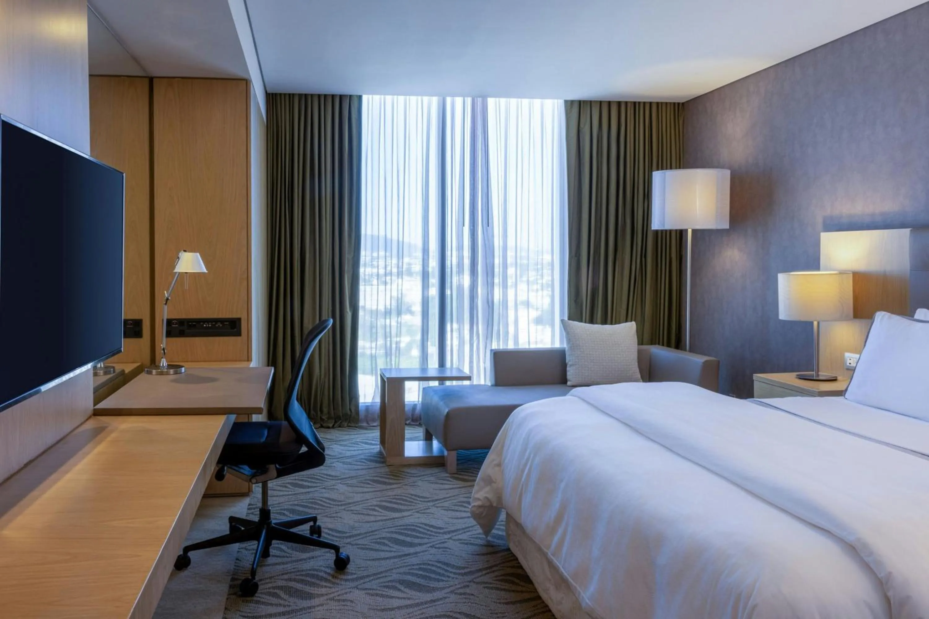 Photo of the whole room, Bed in The Westin Guadalajara