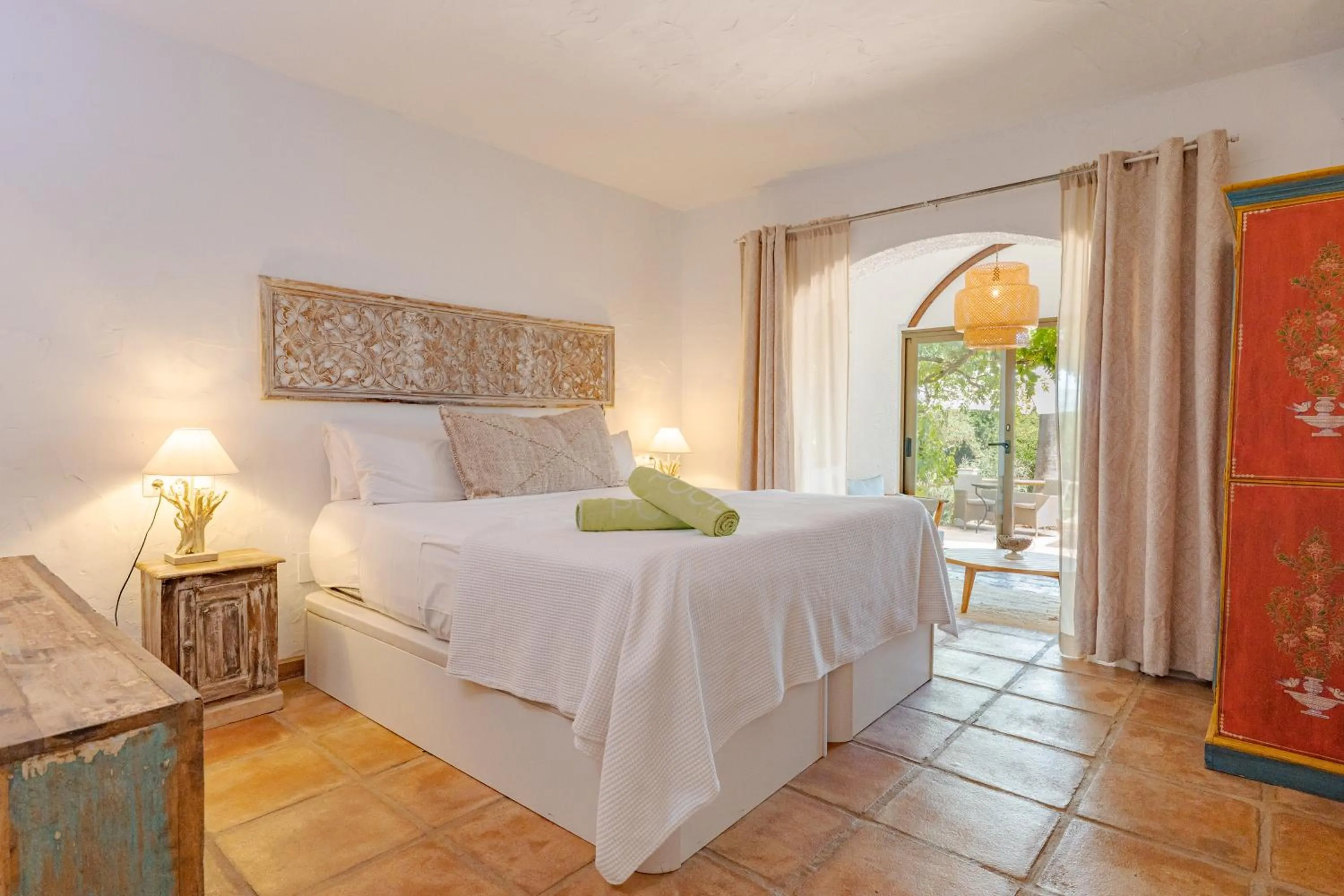 Bed in Roca Verde, Boutique Bed & Breakfast - Adults only