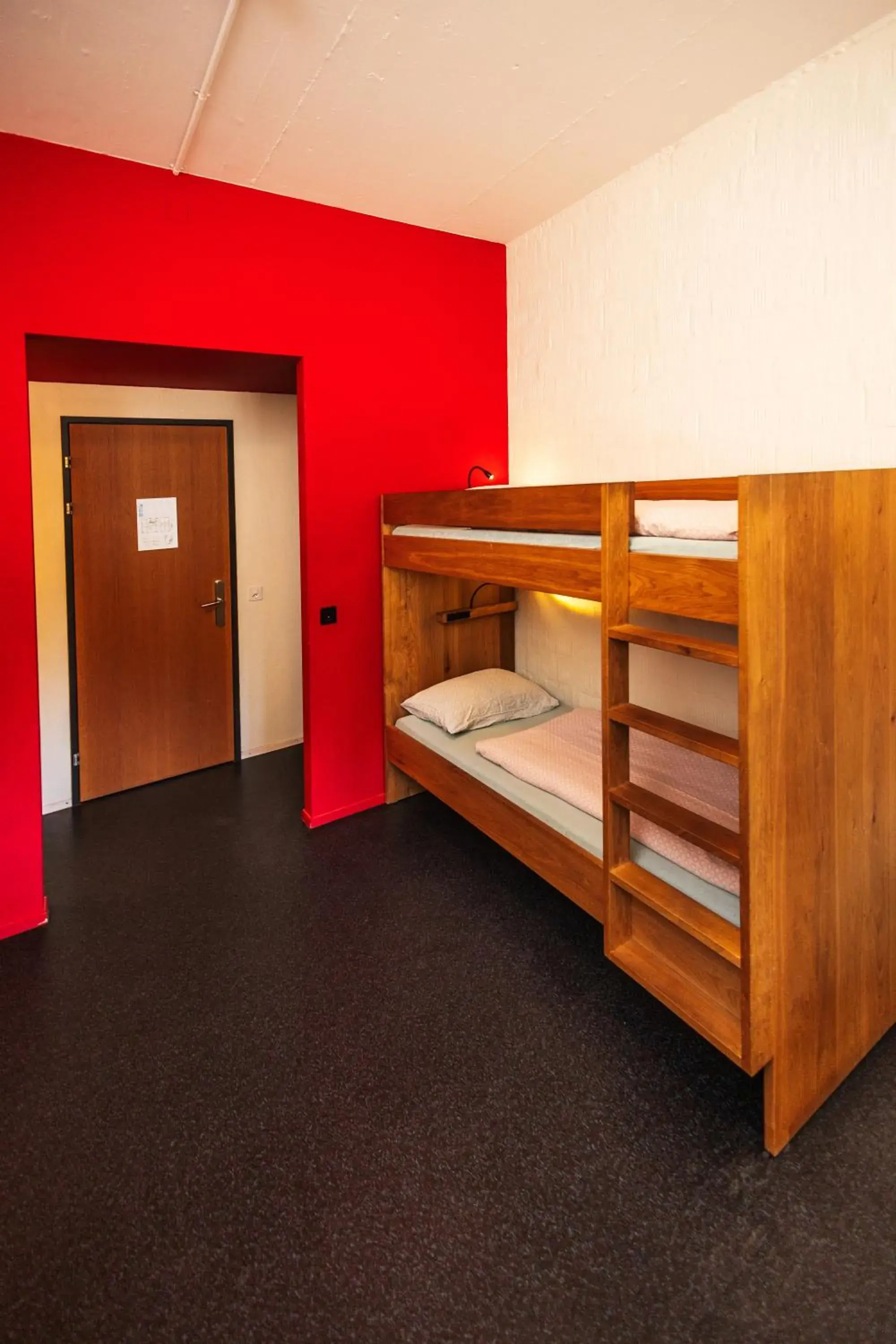 Twin Room with Shared Bathroom in Baden Youth Hostel Twin Room with Shared Bathroom in Baden Youth Hostel