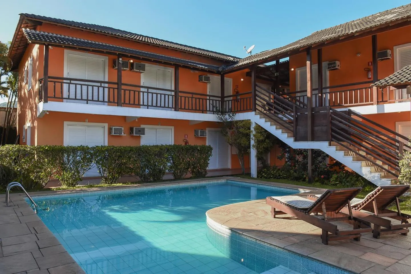 Swimming pool in Pousada Rosa dos Ventos Juquehy