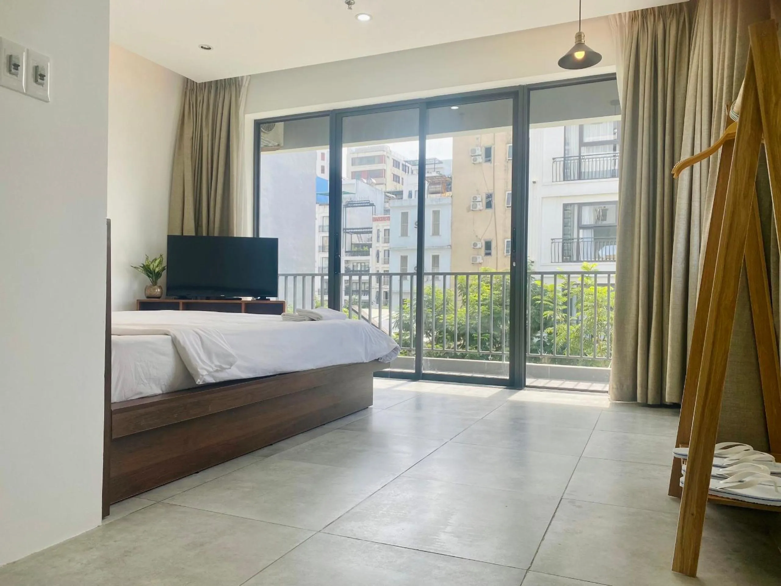 Street view, Bed in Light House Hostel