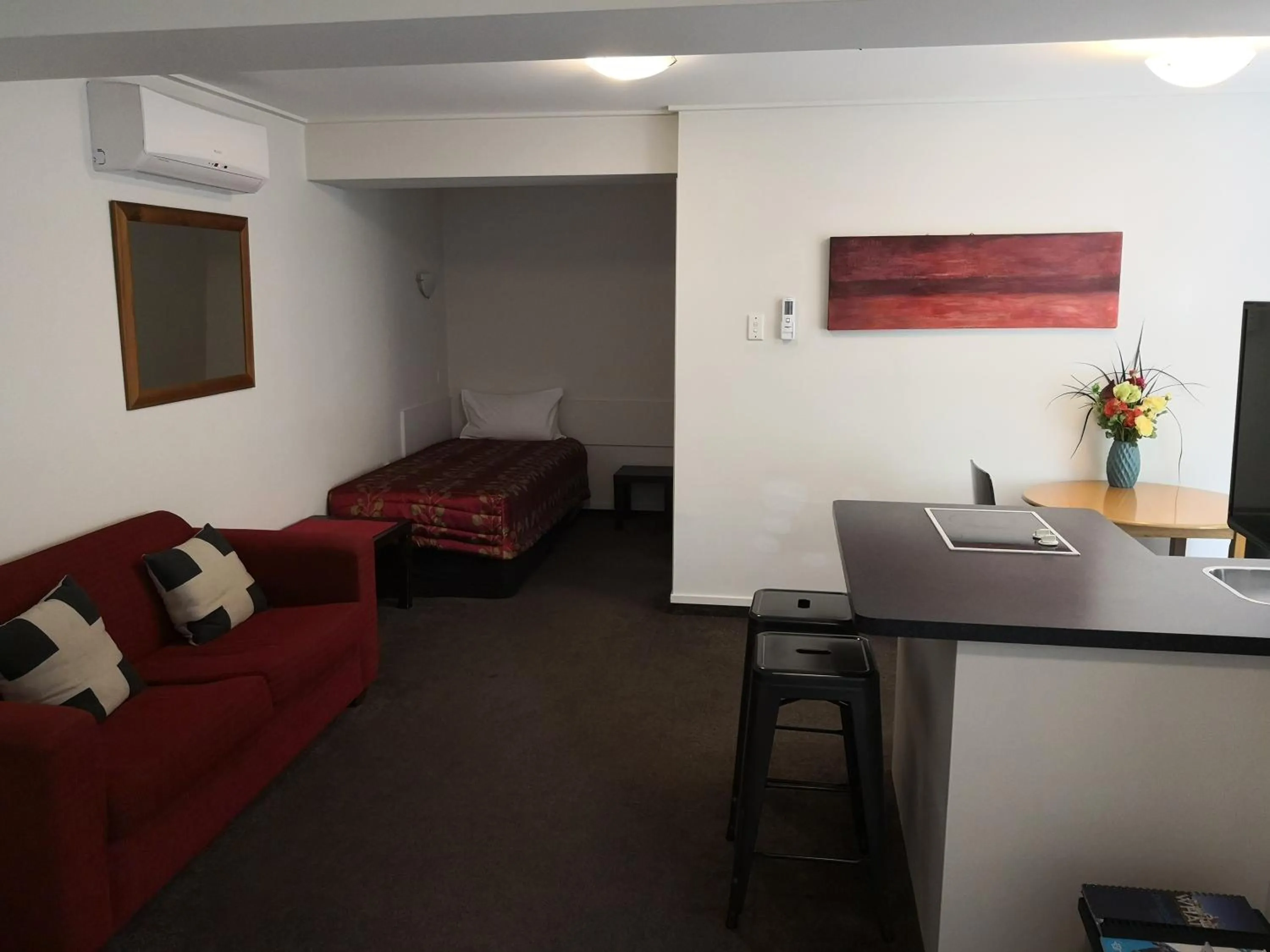 Living room in Owens Motel