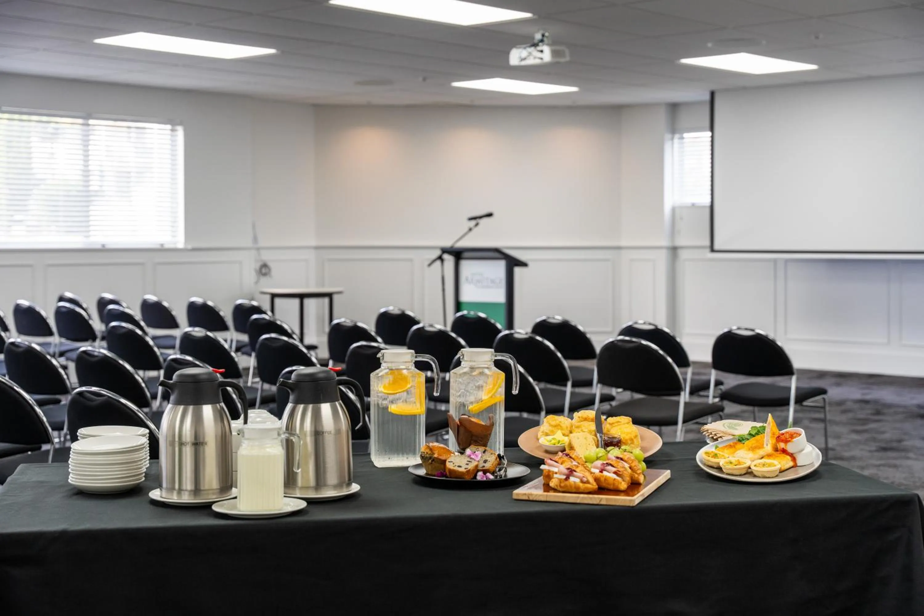 Meeting/conference room in Hotel Armitage and Conference Centre