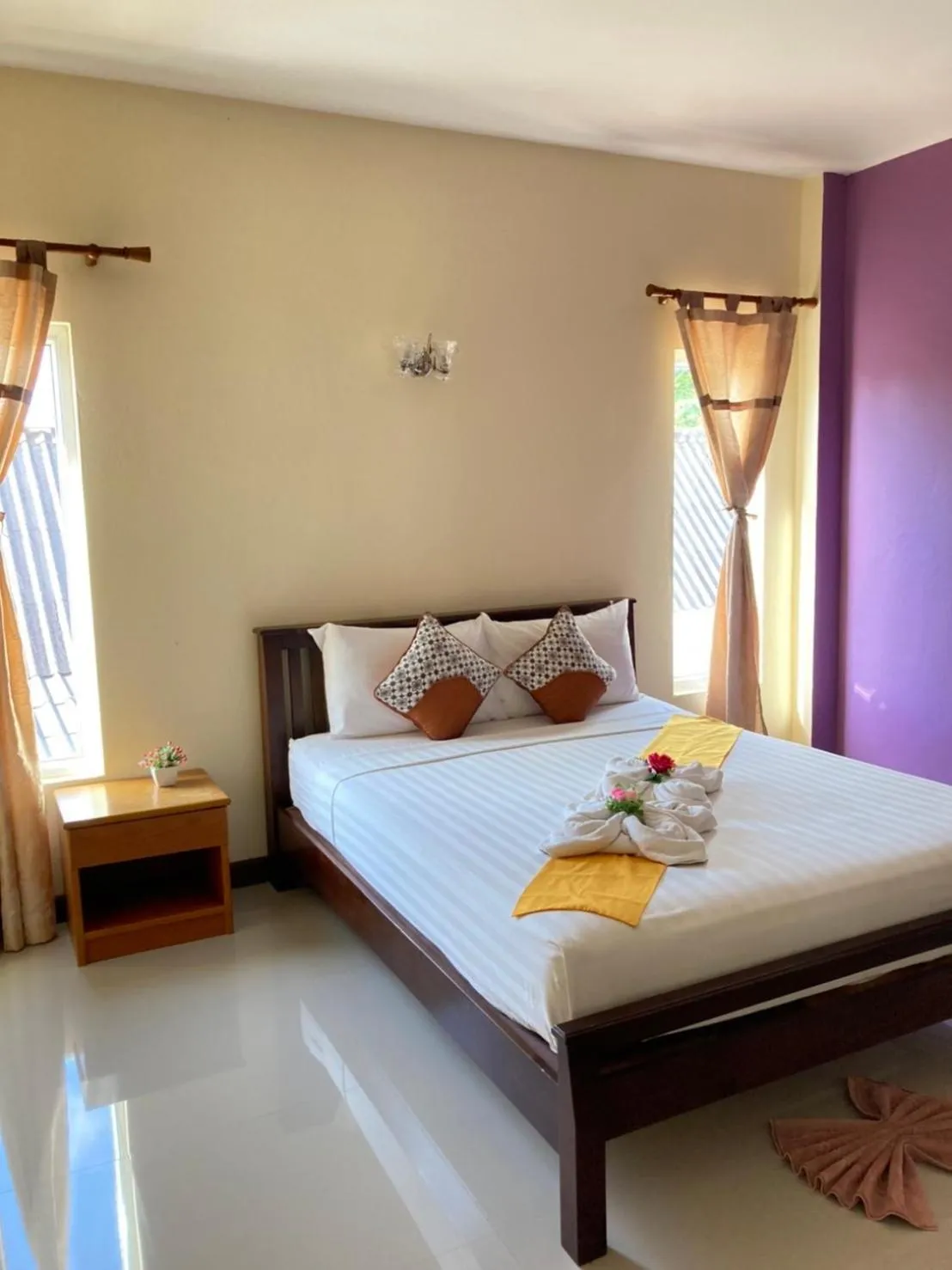 Bed in Lanta Just Come Hotel