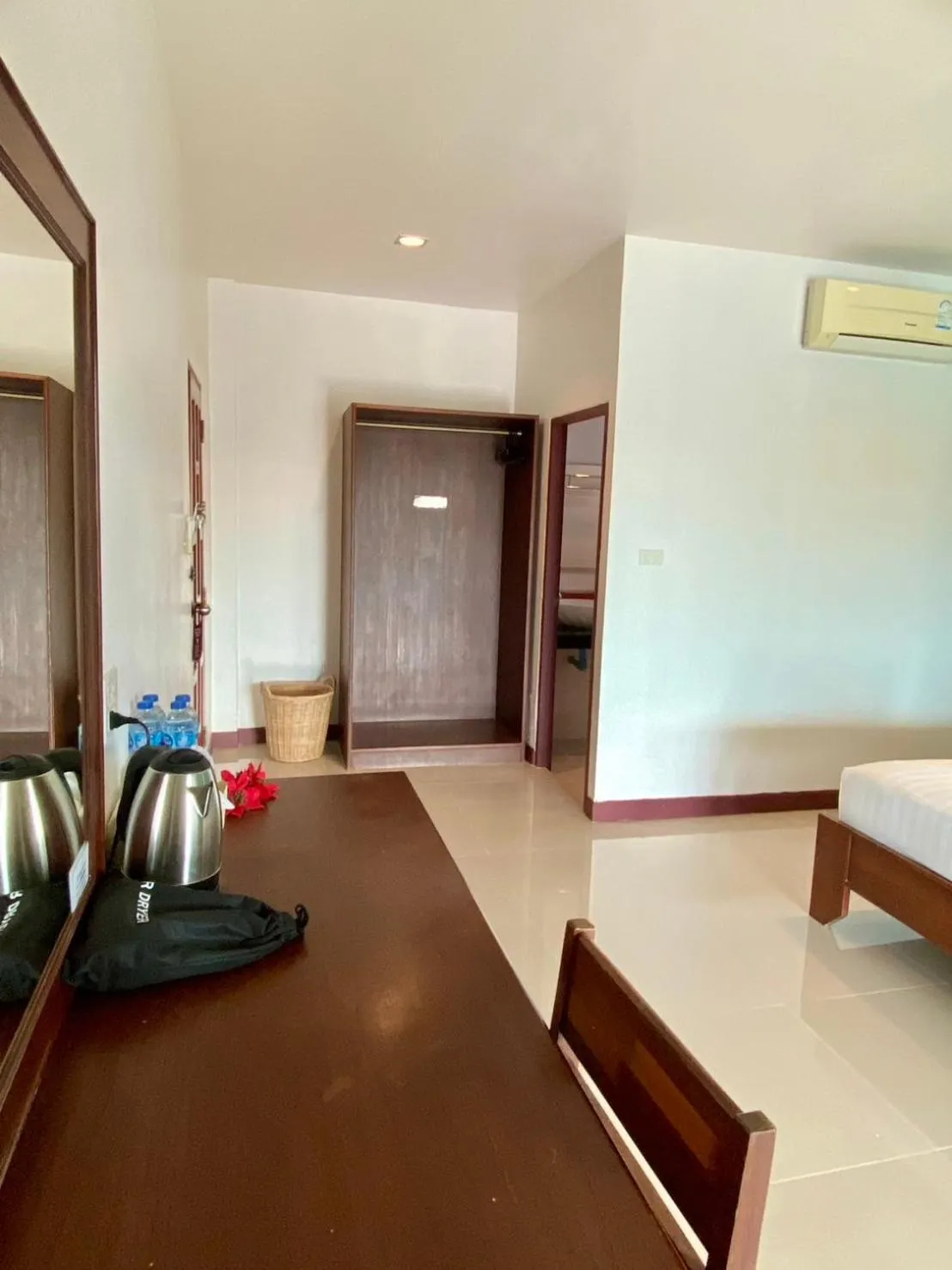 Bed in Lanta Just Come Hotel