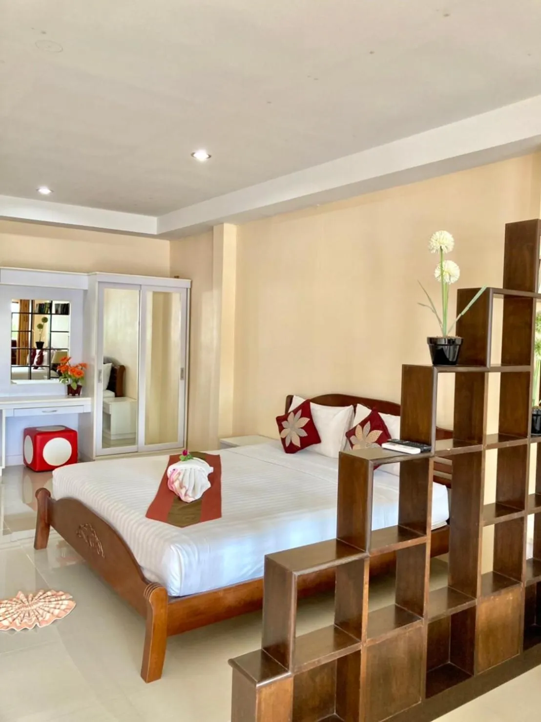 Bed in Lanta Just Come Hotel