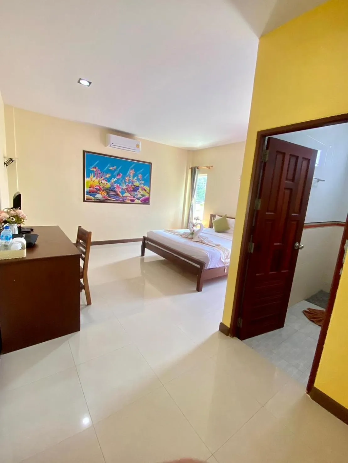 Bed in Lanta Just Come Hotel