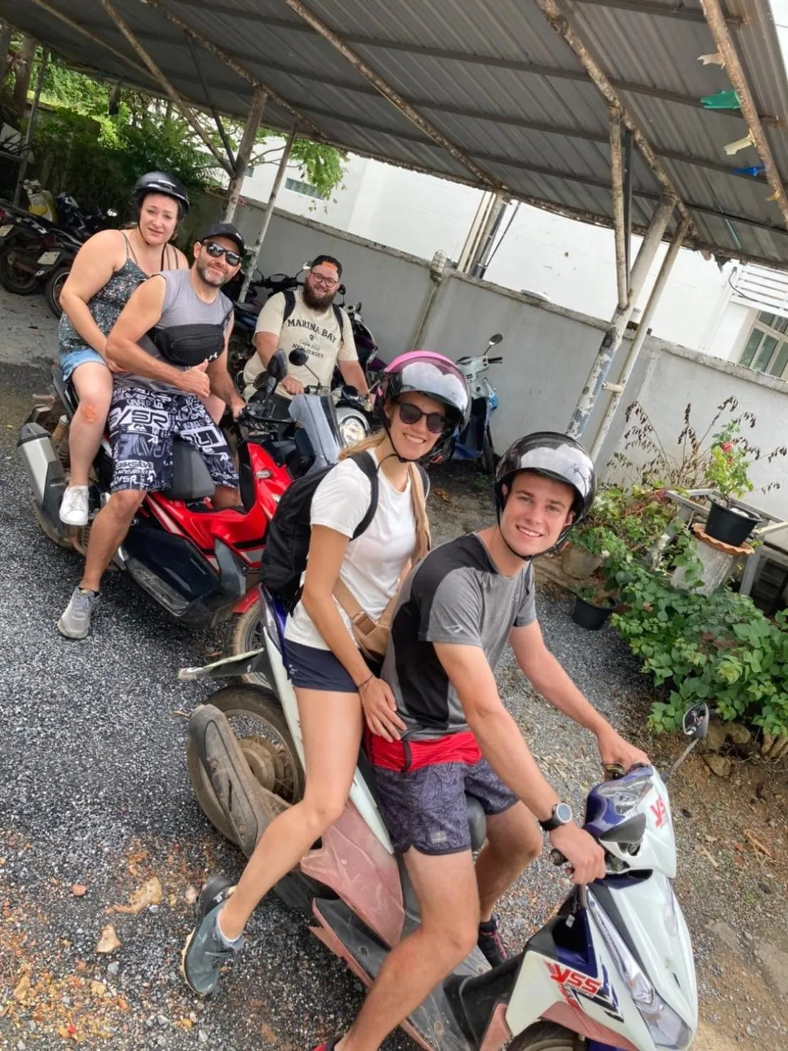 Lanta Just Come Hotel