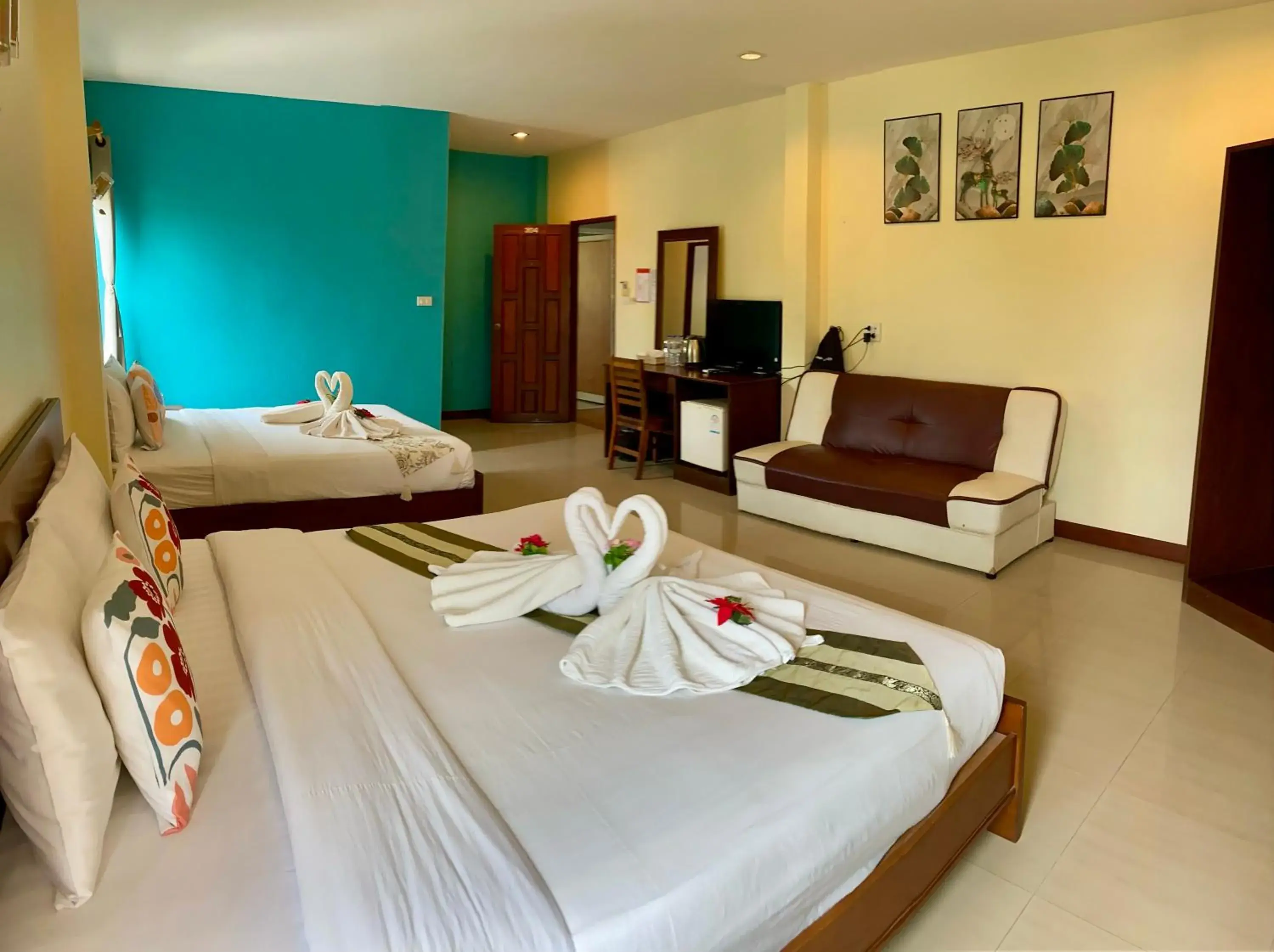 Classic Quadruple Room in Lanta Just Come Hotel Classic Quadruple Room in Lanta Just Come Hotel