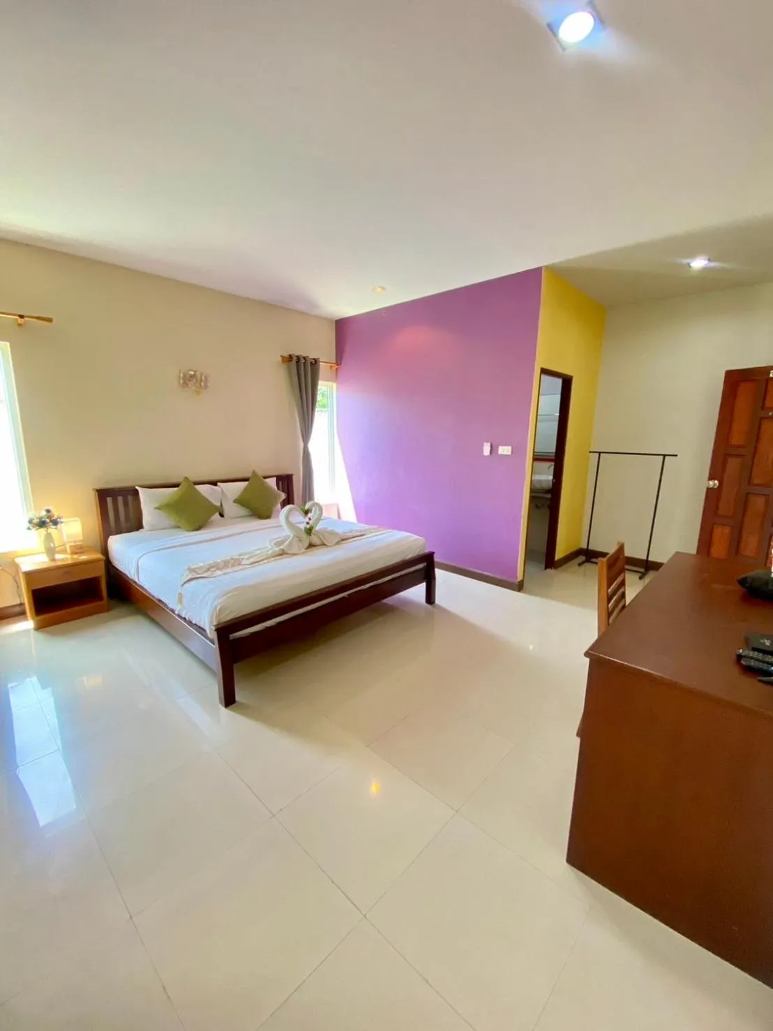 Bed in Lanta Just Come Hotel