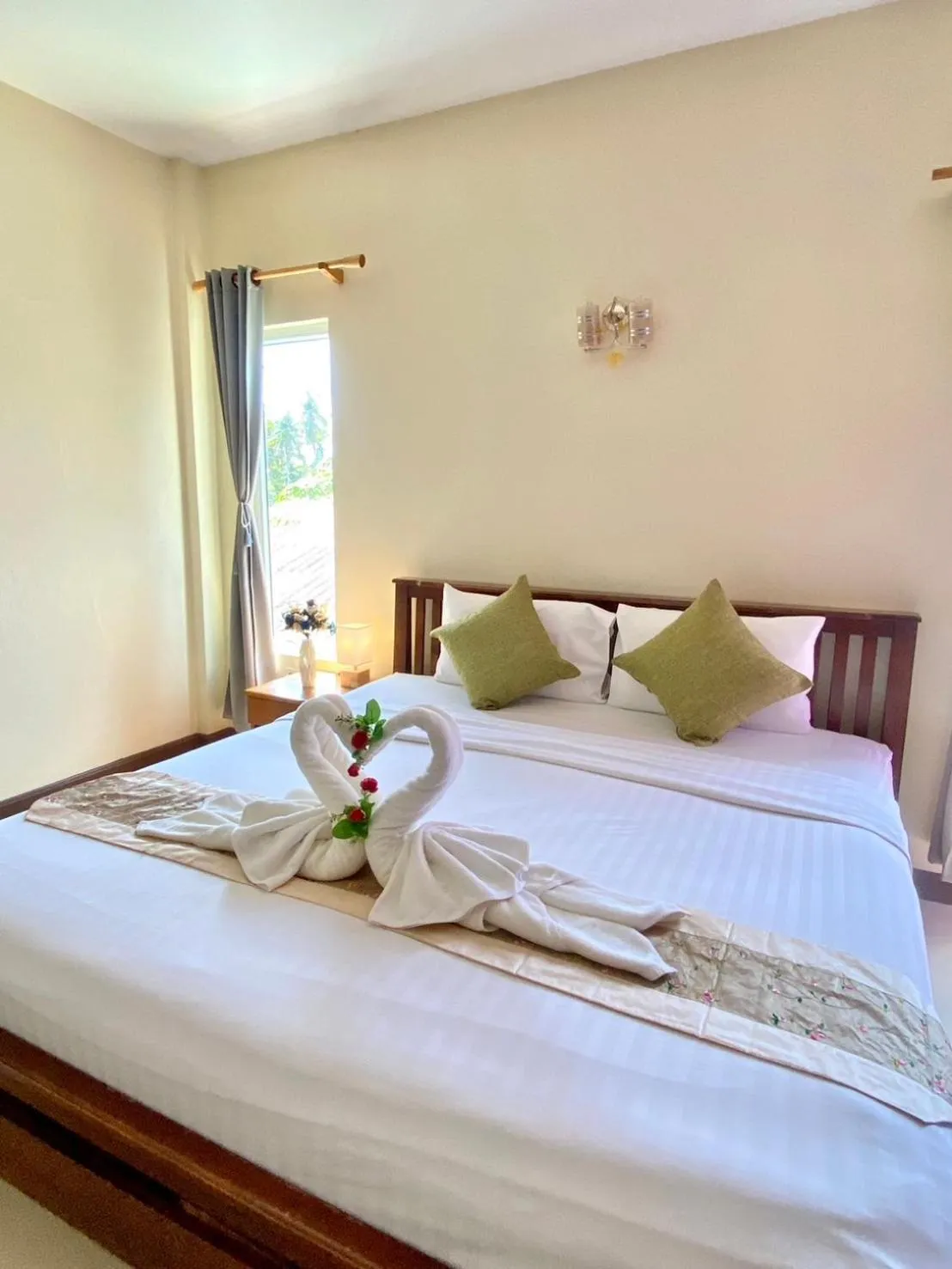 Bed in Lanta Just Come Hotel