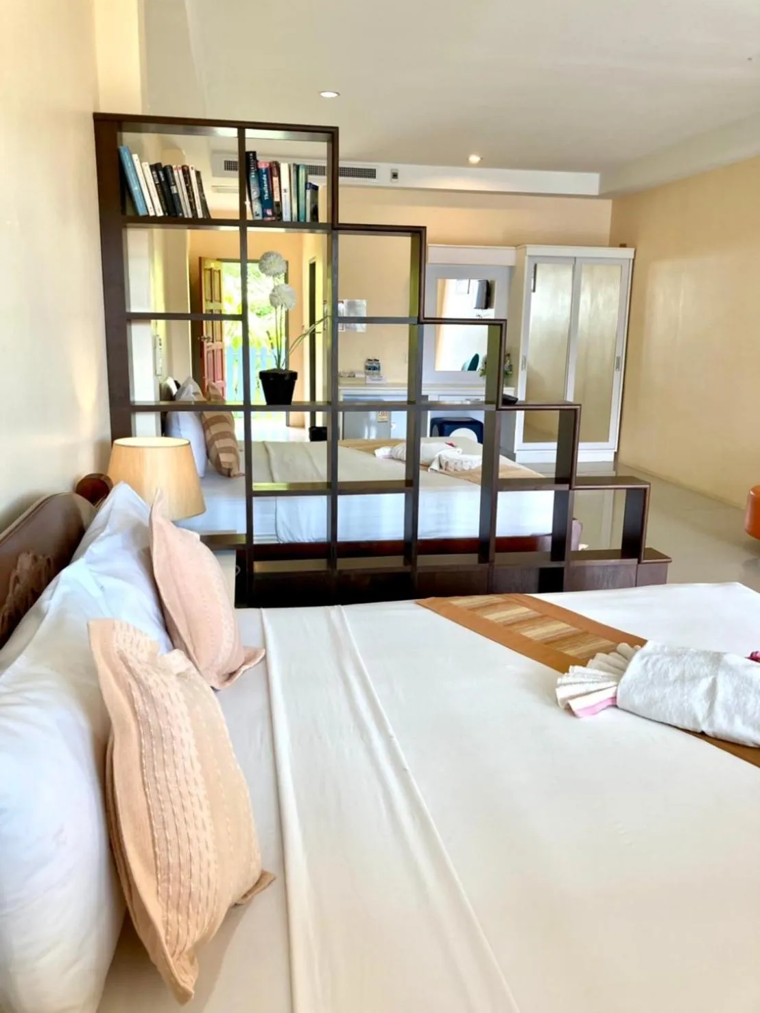 Bed in Lanta Just Come Hotel