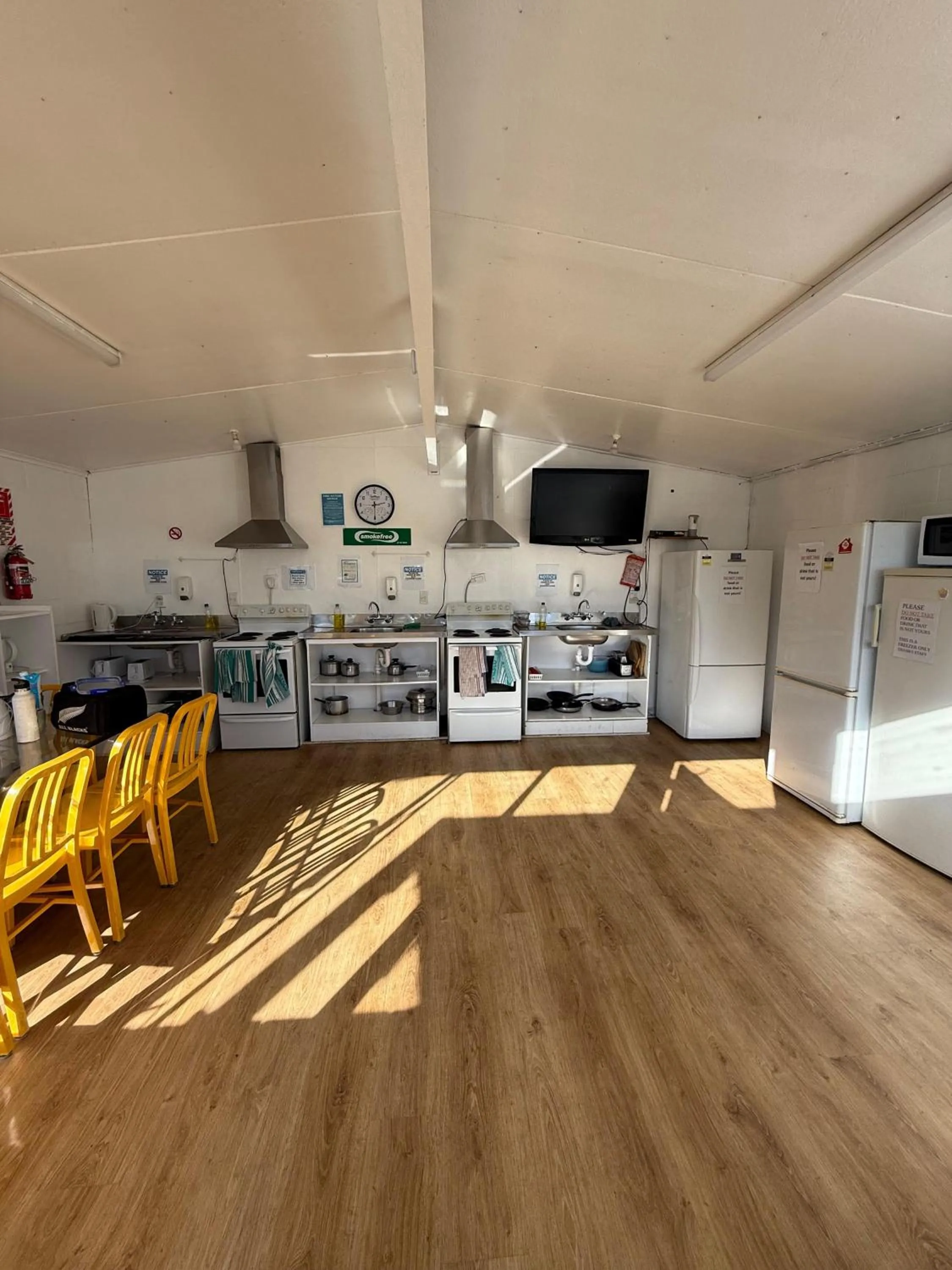 Camellia Court Family Motel