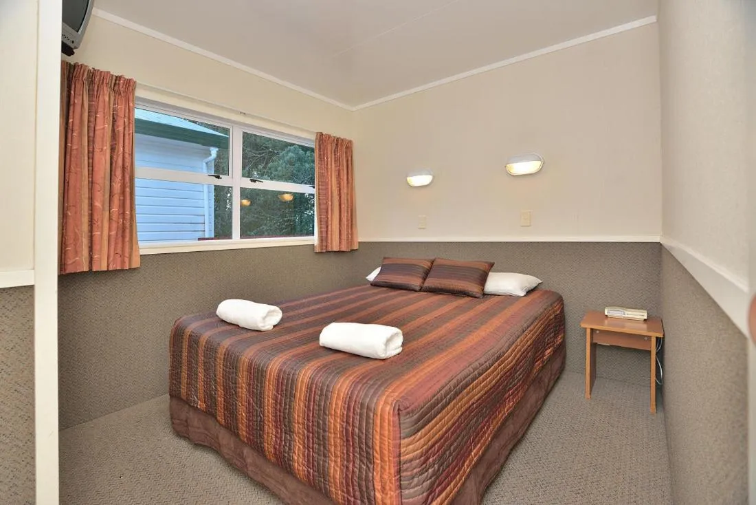 Day in Auckland Northshore Motels & Holiday Park