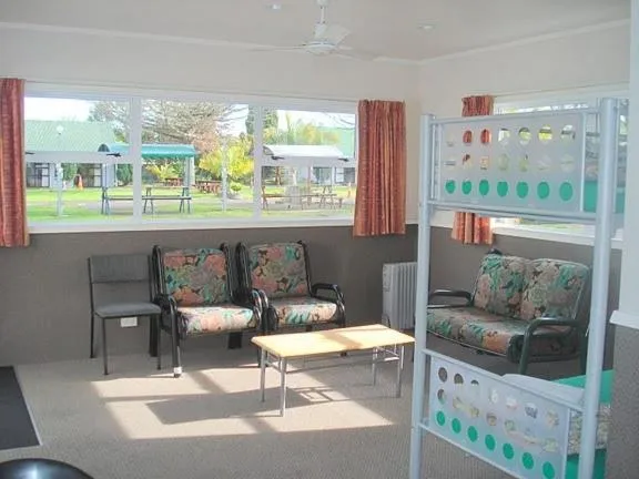 Day in Auckland Northshore Motels & Holiday Park