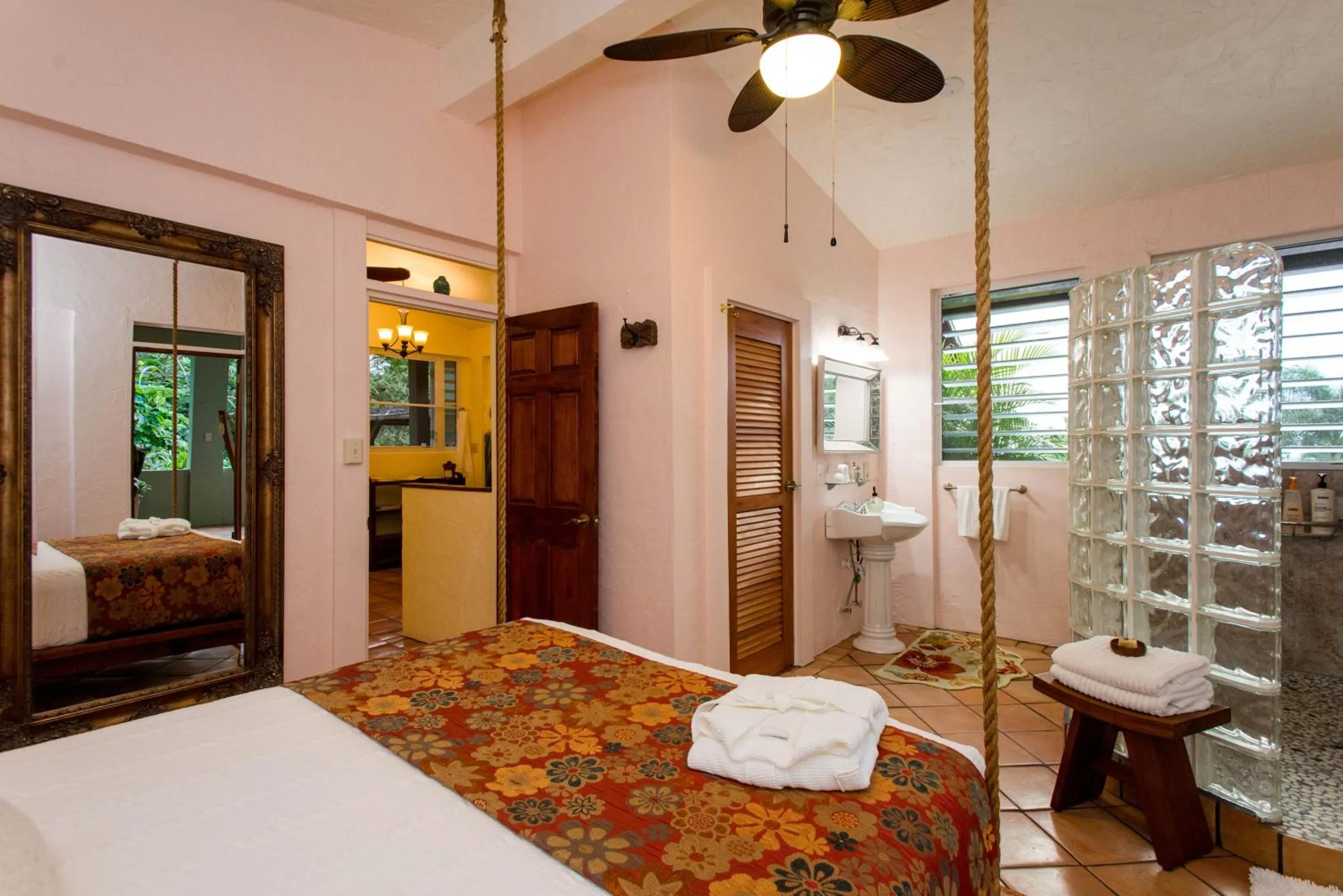 Bedroom, Bed in El Yunque Rainforest Inn
