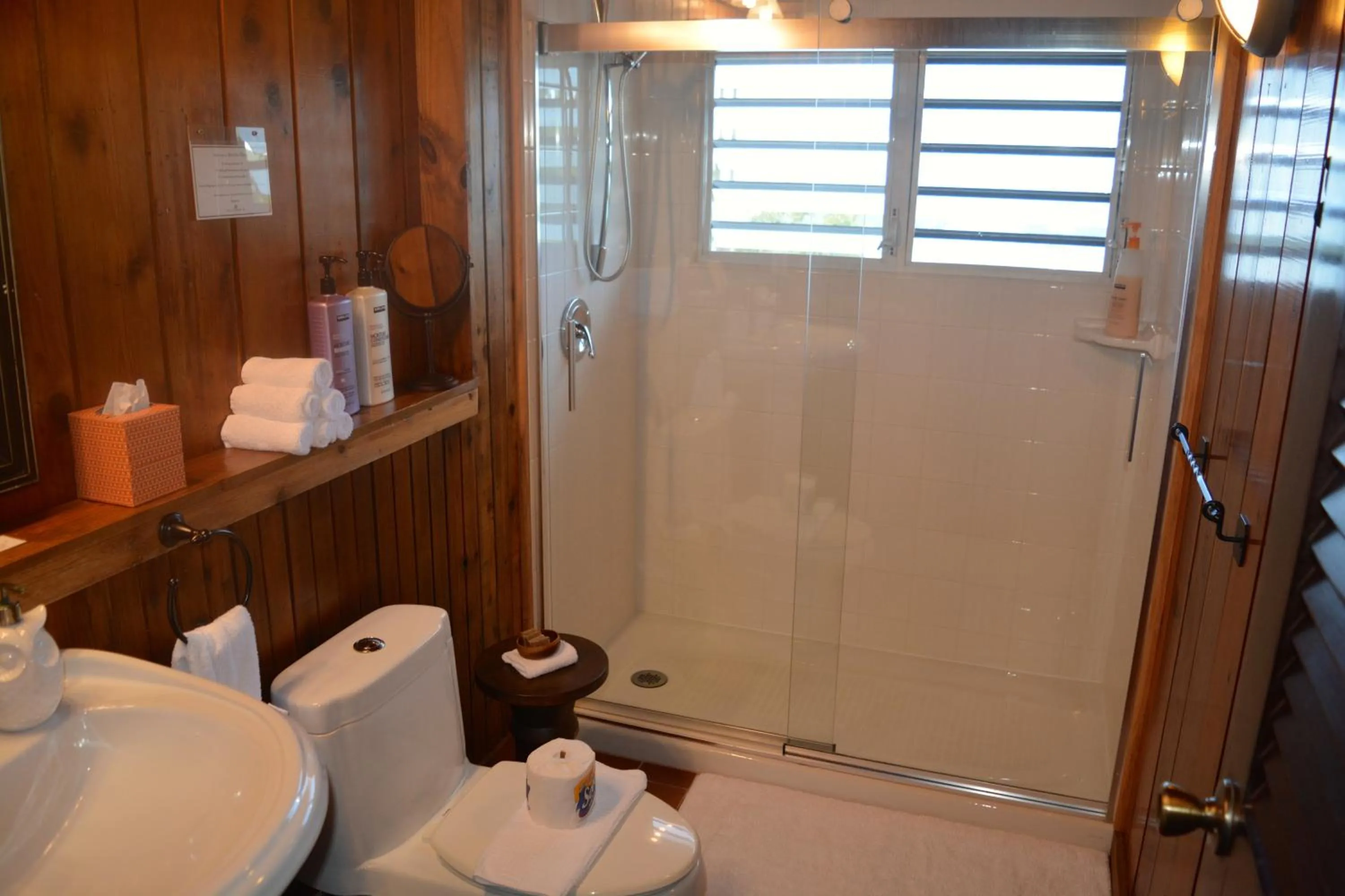 Bathroom in El Yunque Rainforest Inn