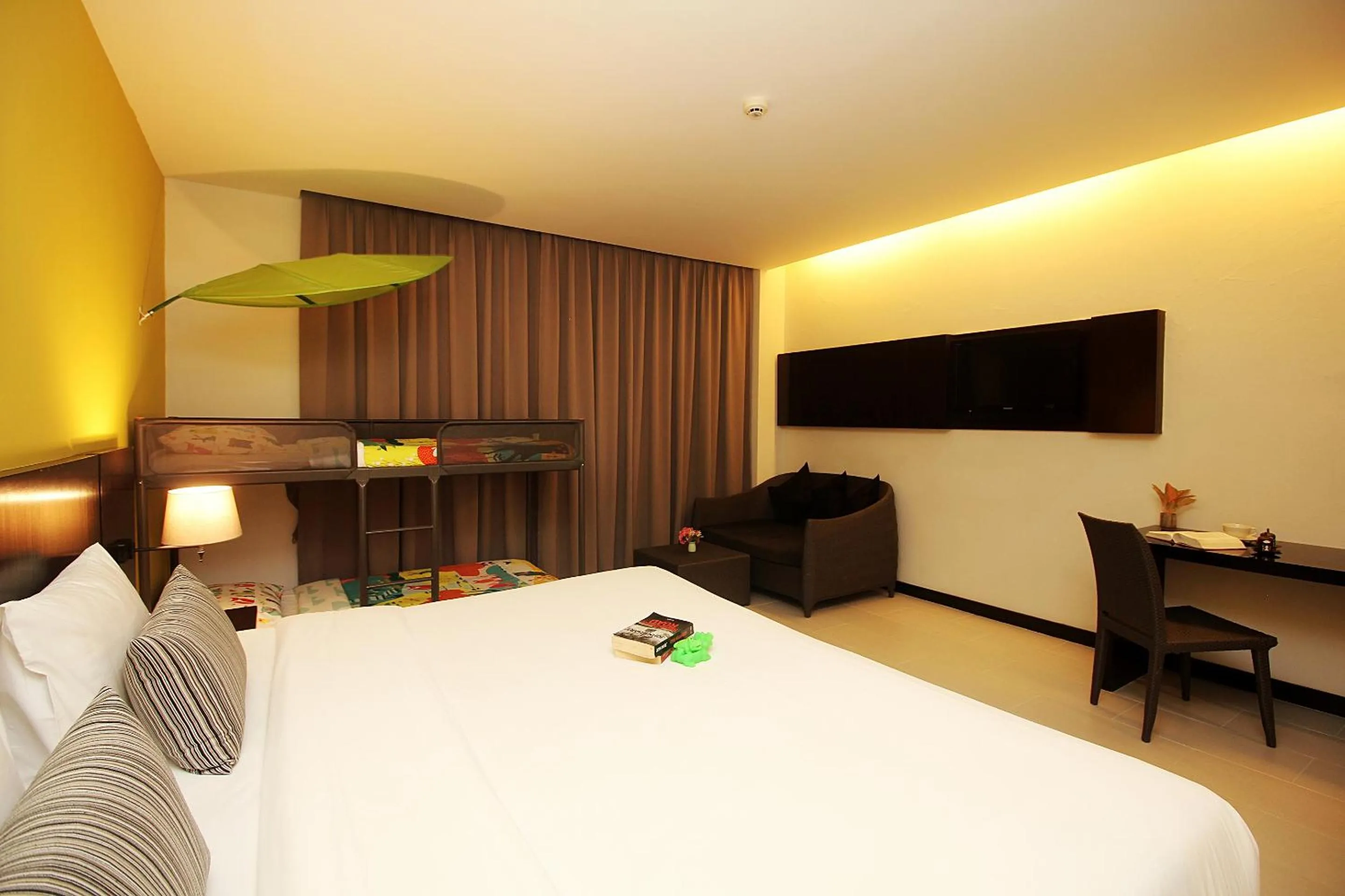 Bedroom, Bed in Simplitel