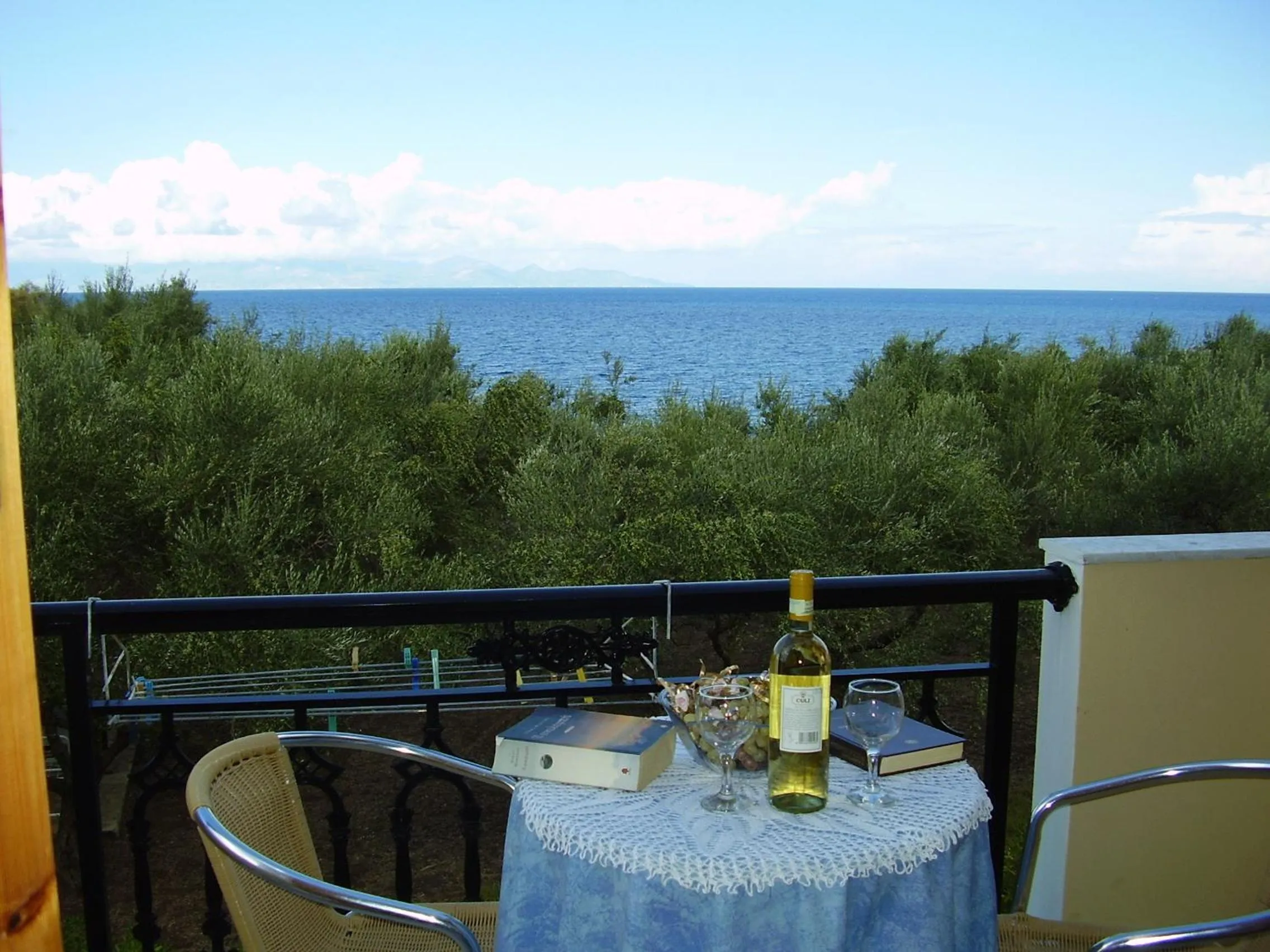 Sea view in Kavos Psarou Studios & Apartments