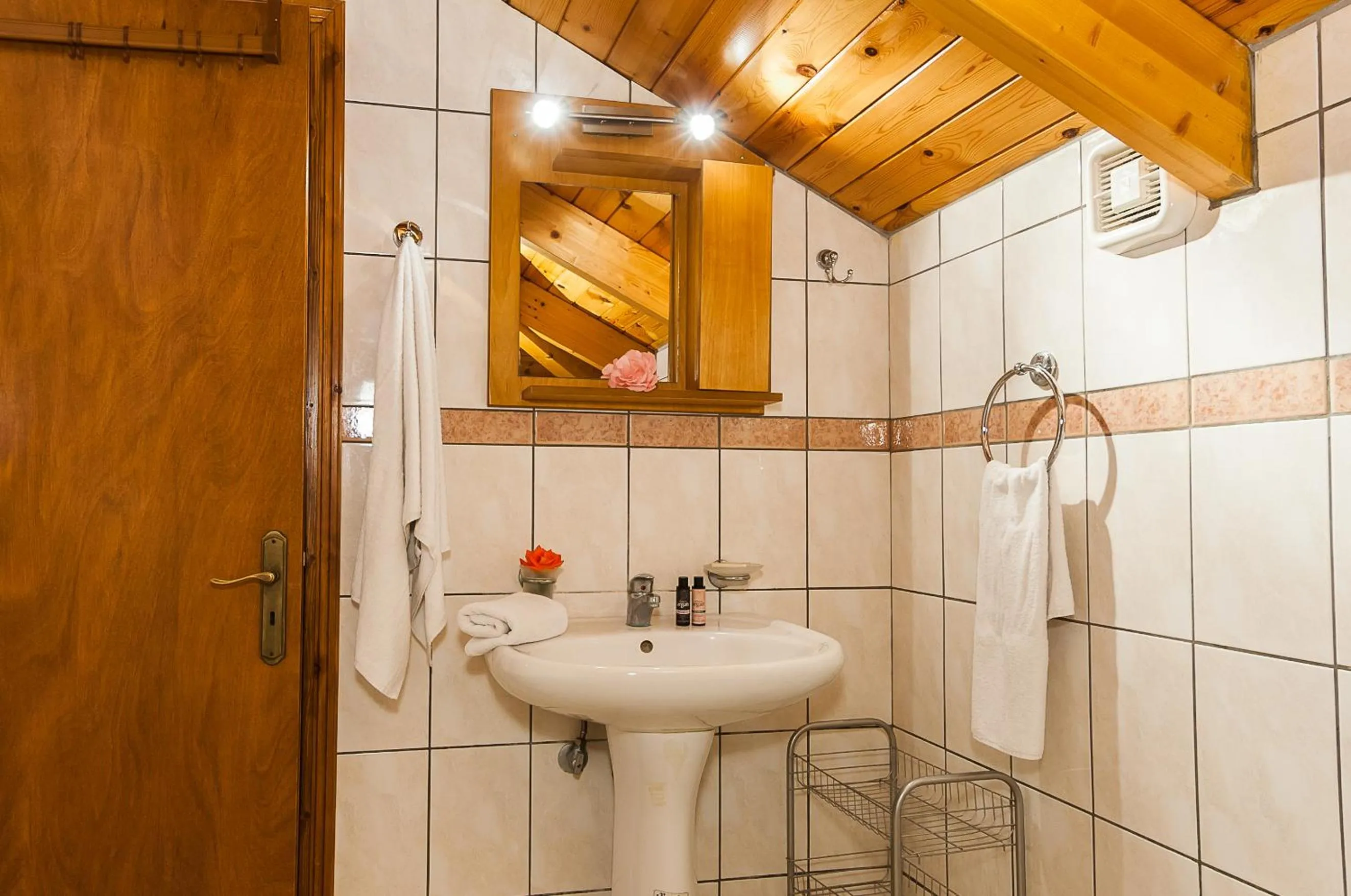 Bathroom in Kavos Psarou Studios & Apartments